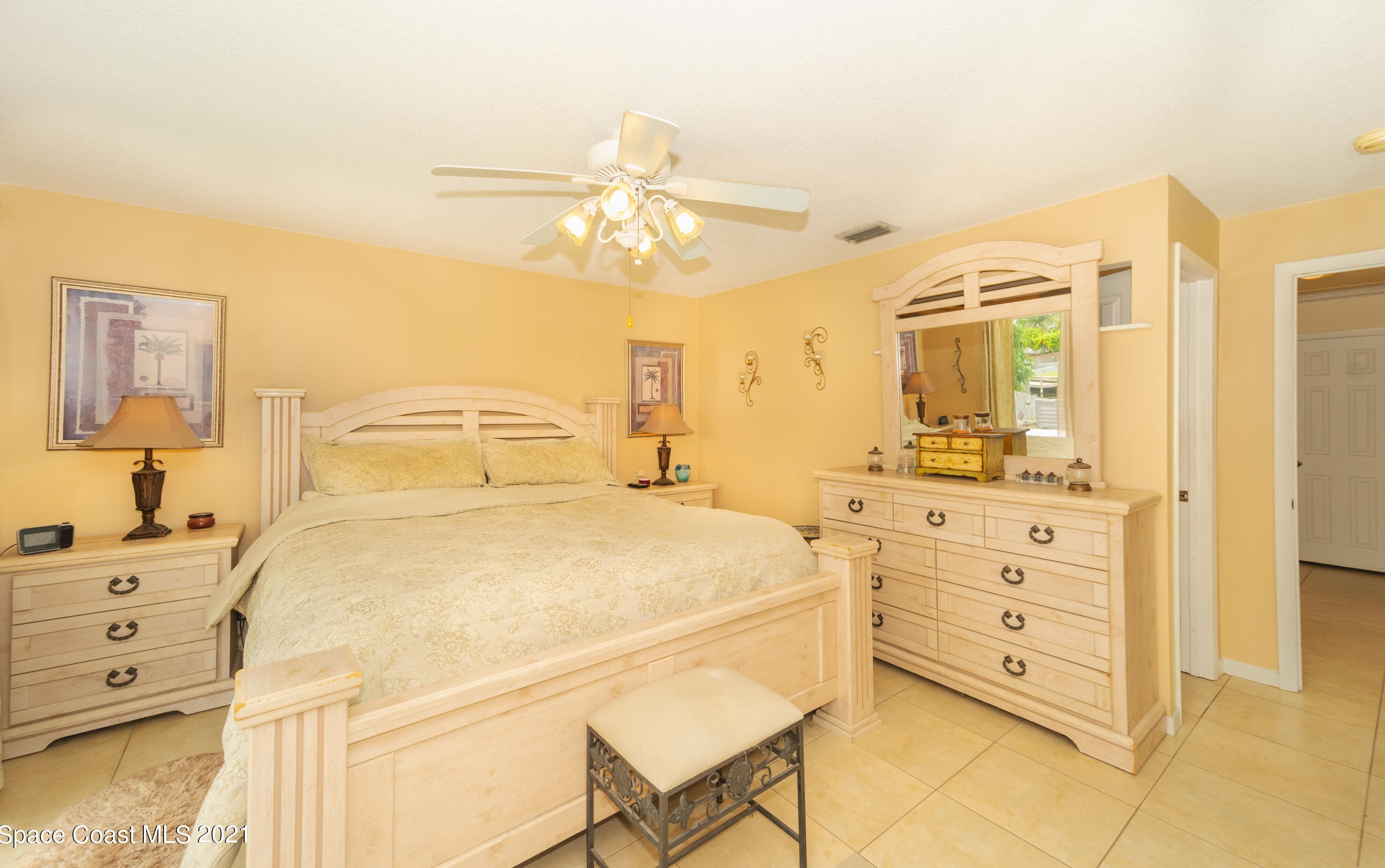 1415 Central Ave, Merritt Island FL 32952-5634 exterior