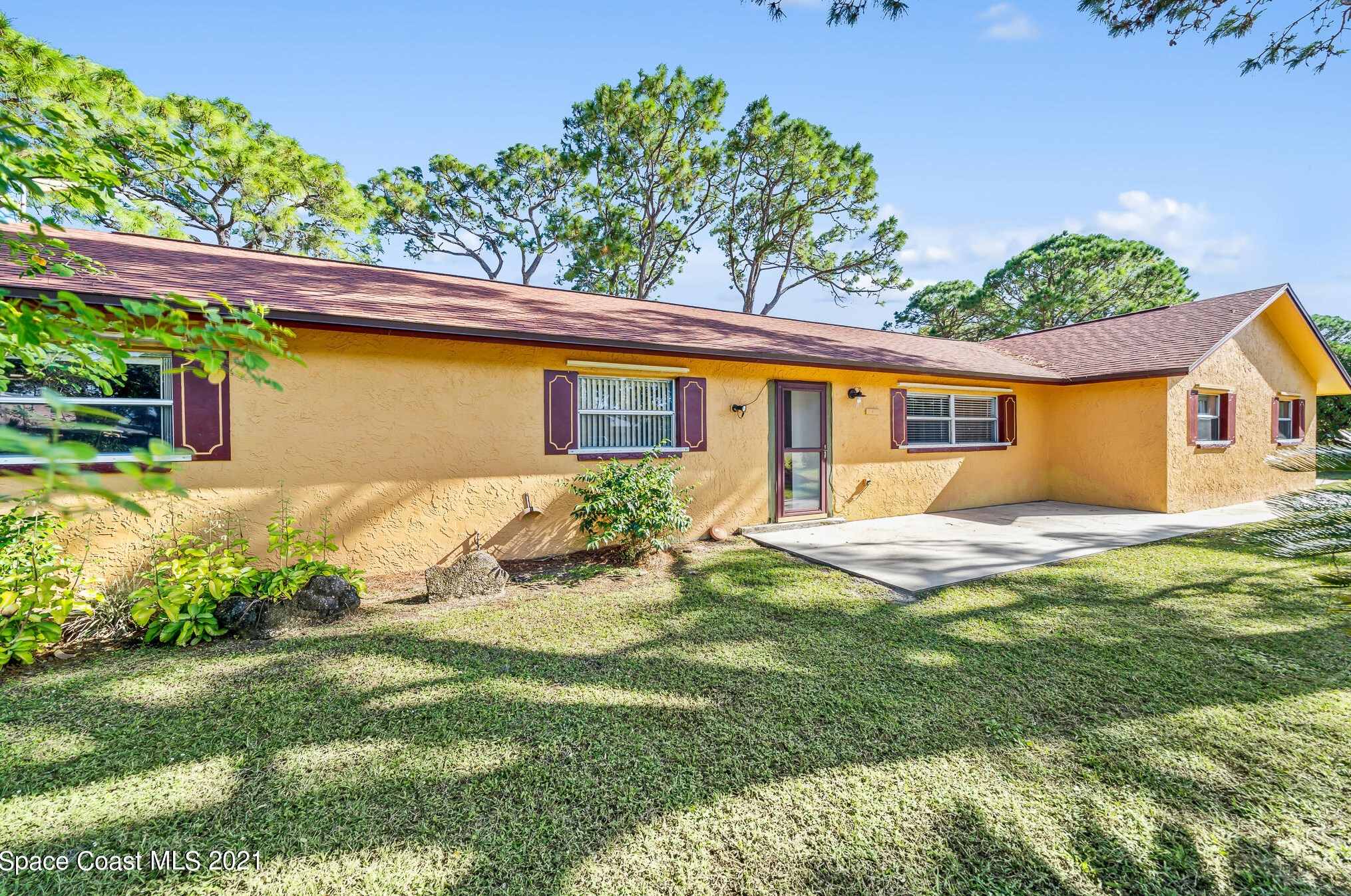 5425 Country Ln, Merritt Island FL  32953-7322 exterior