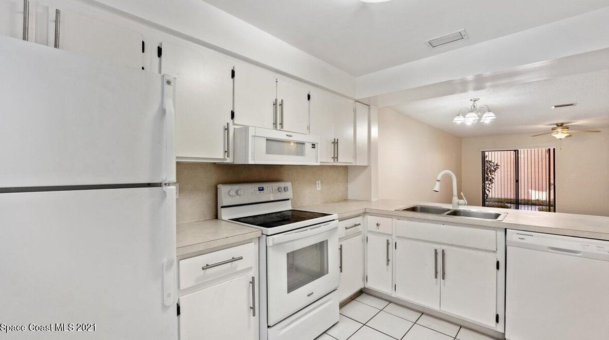 156 San Juan Cir, Melbourne FL 32935-5422 exterior