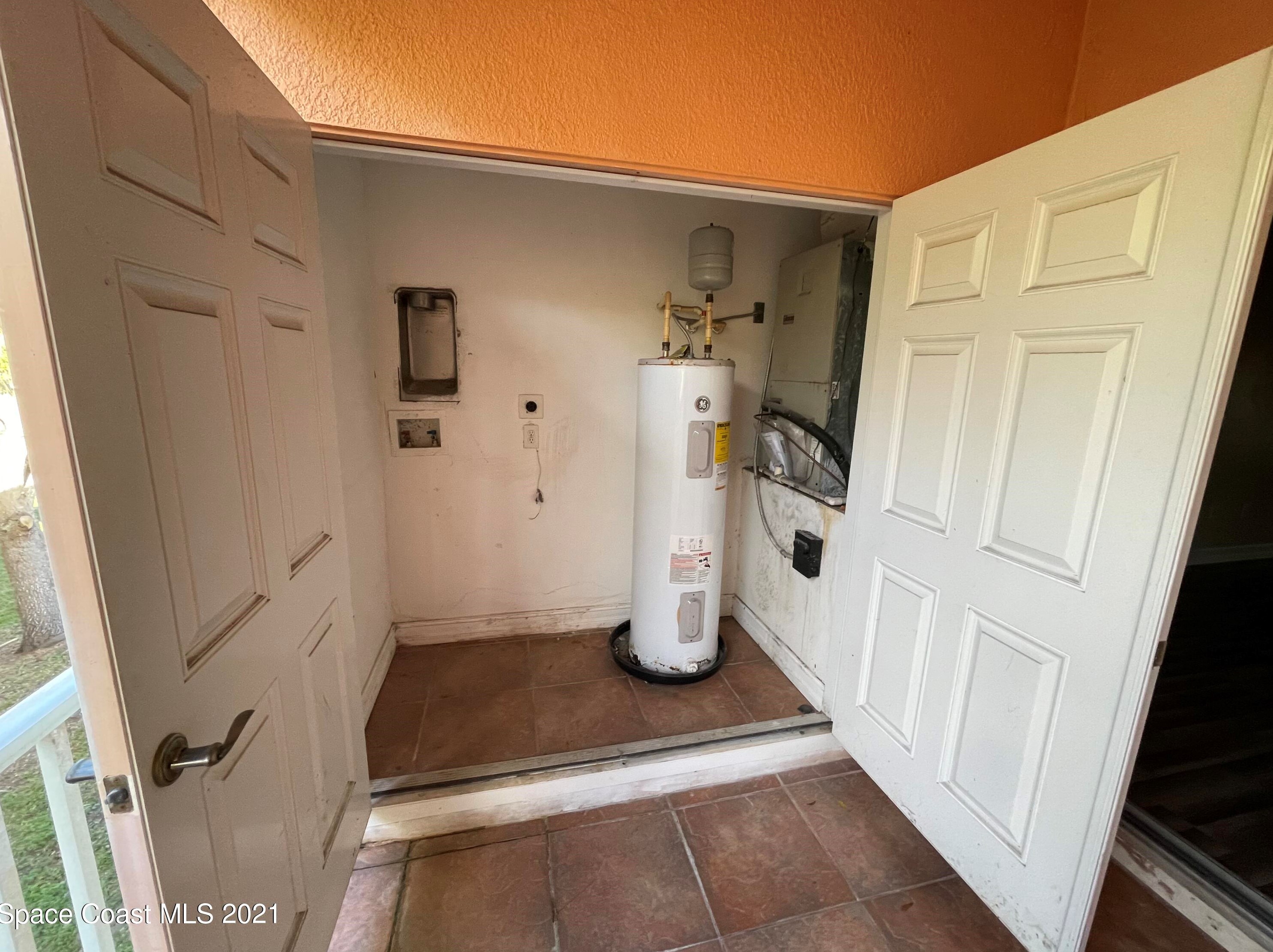 2097 Hidden Grove Ln, Merritt Island FL 32953-5206 exterior