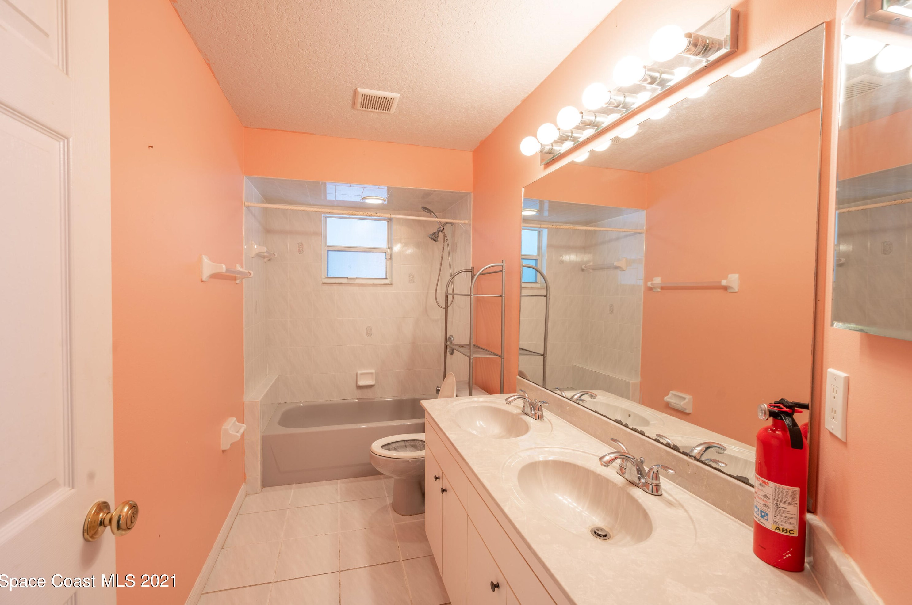 3410 Biscayne Dr, Merritt Island FL 32953-8335 exterior