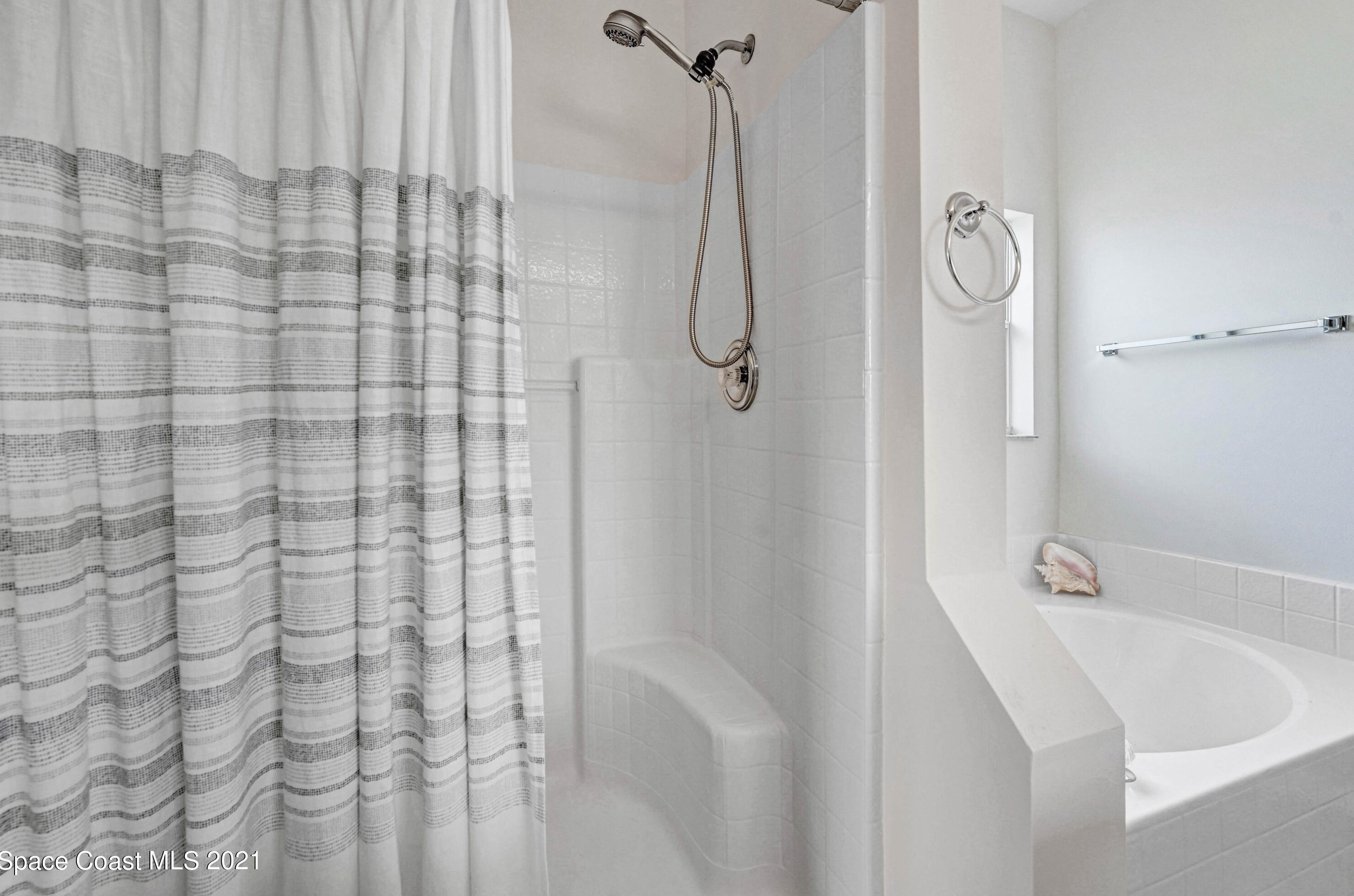 1475 Knoll Ridge Dr, Melbourne FL  32940-6357 exterior