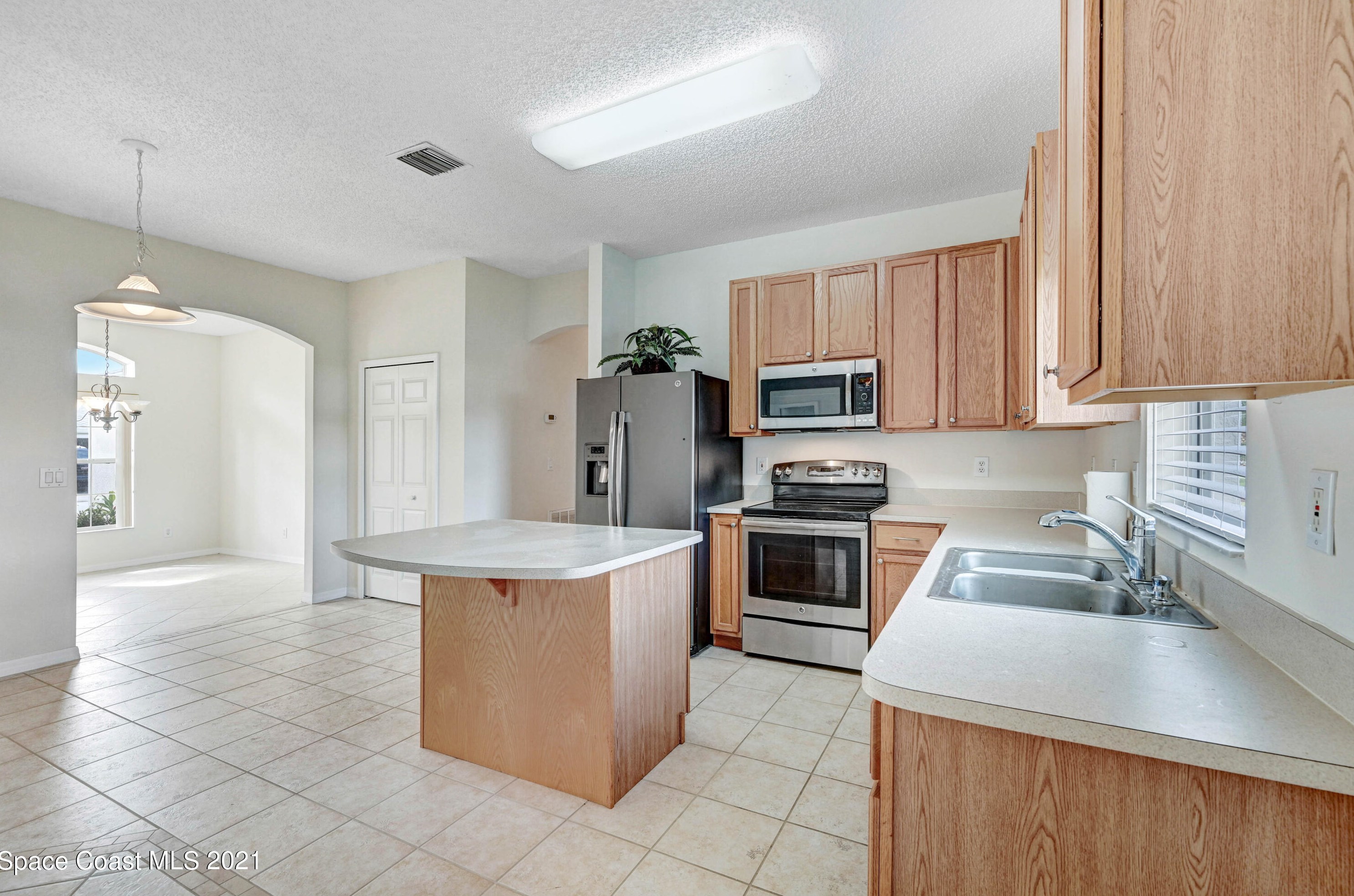 1475 Knoll Ridge Dr, Melbourne FL  32940-6357 exterior