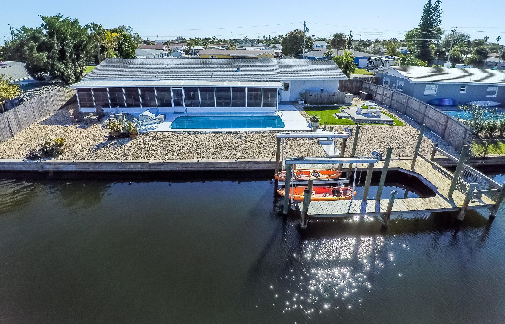 1624 Shore Dr, Merritt Island FL  32952-5616 exterior