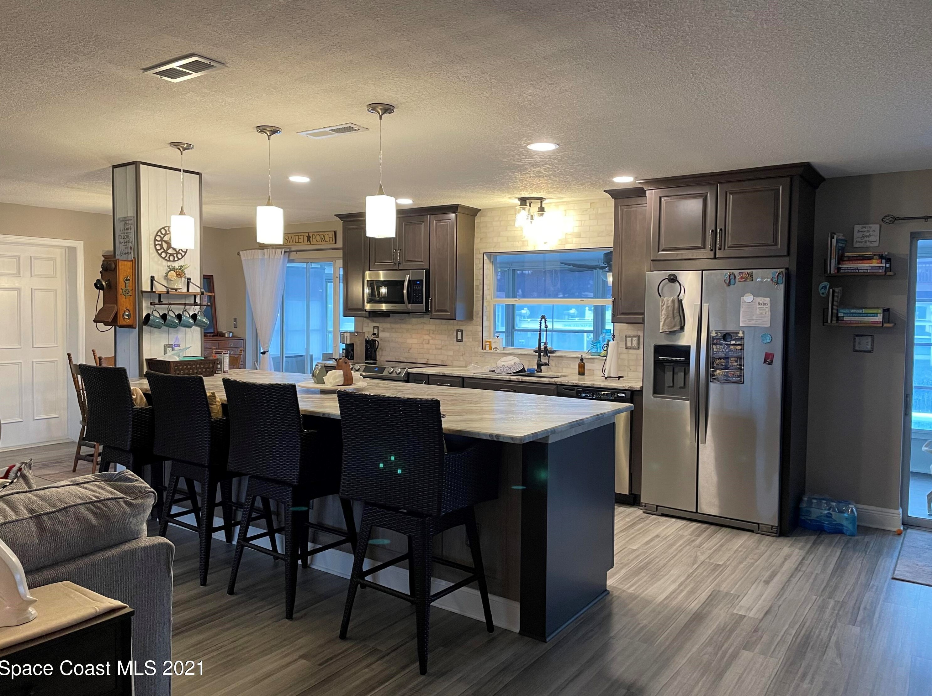 1624 Shore Dr, Merritt Island FL  32952-5616 exterior