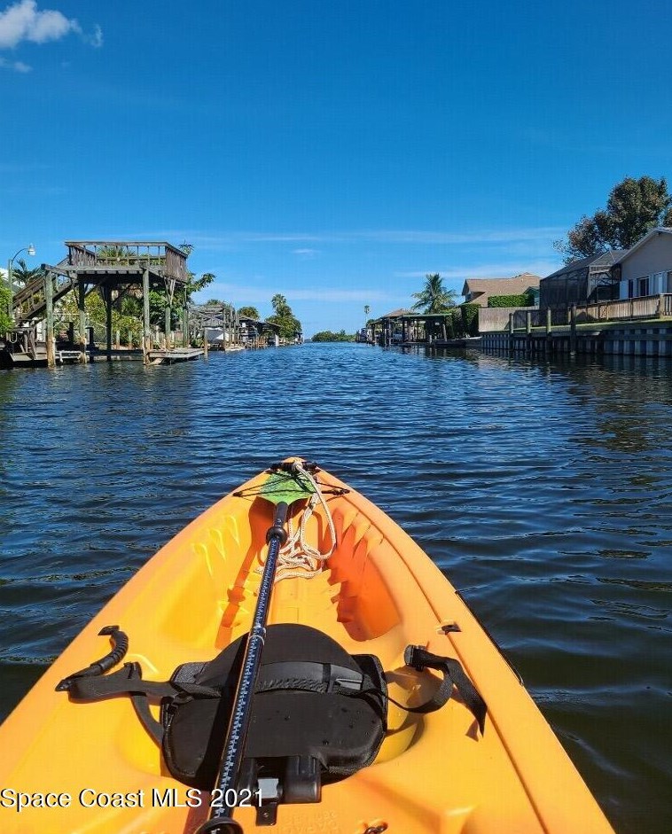 1624 Shore Dr, Merritt Island FL  32952-5616 exterior