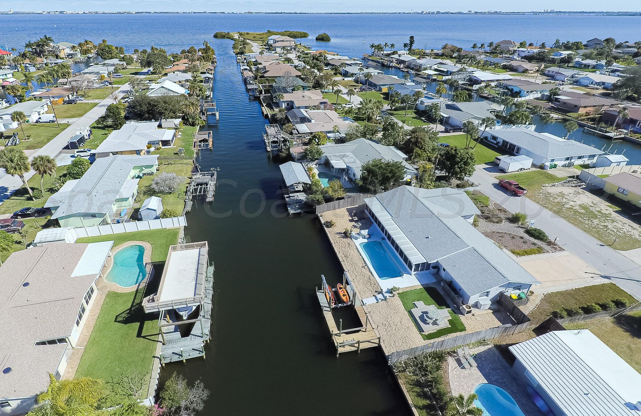 1624 Shore Dr, Merritt Island FL  32952-5616 exterior