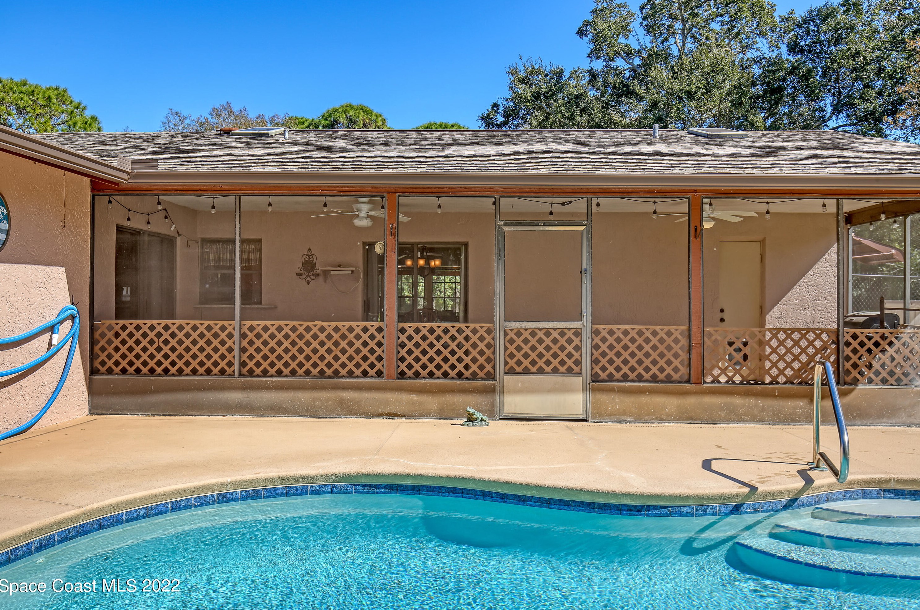 916 Nevada Dr, Melbourne FL  32907-1472 exterior