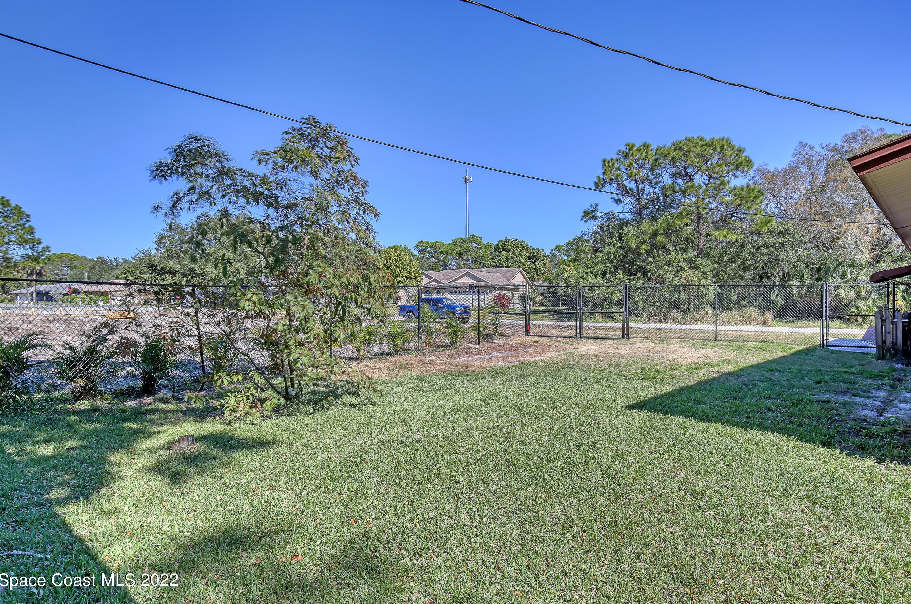 916 Nevada Dr, Melbourne FL  32907-1472 exterior