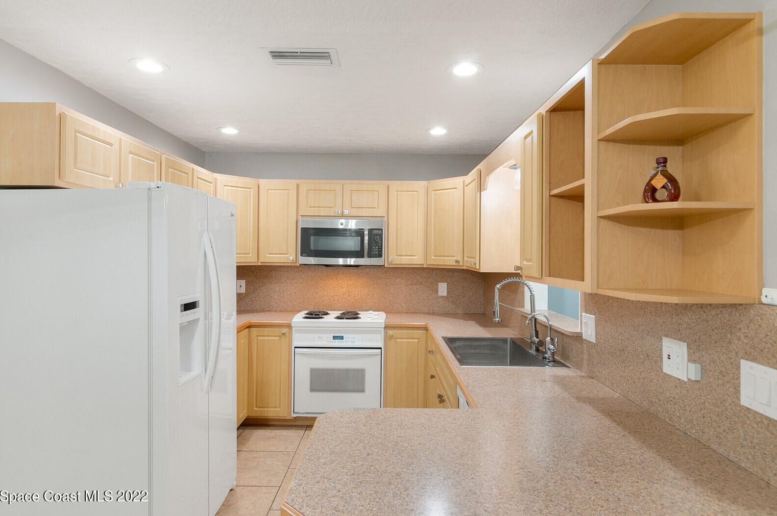 1065 Pne Is Rd, Merritt Island FL 32953-6605 exterior