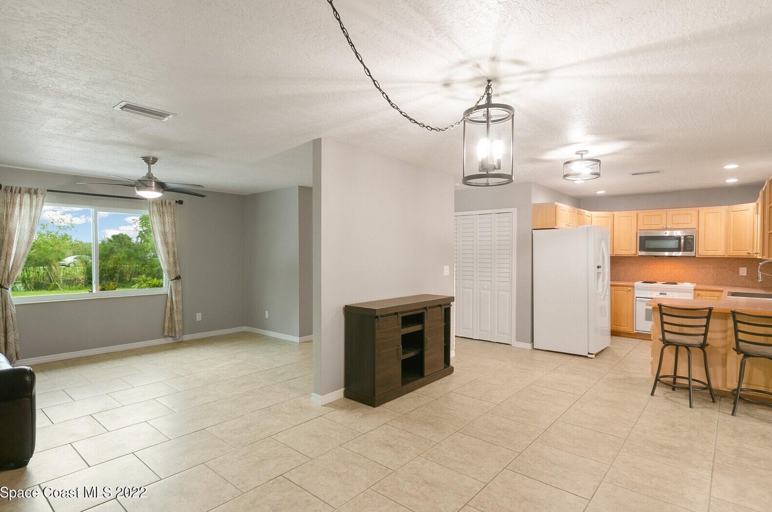 1065 Pne Is Rd, Merritt Island FL 32953-6605 exterior