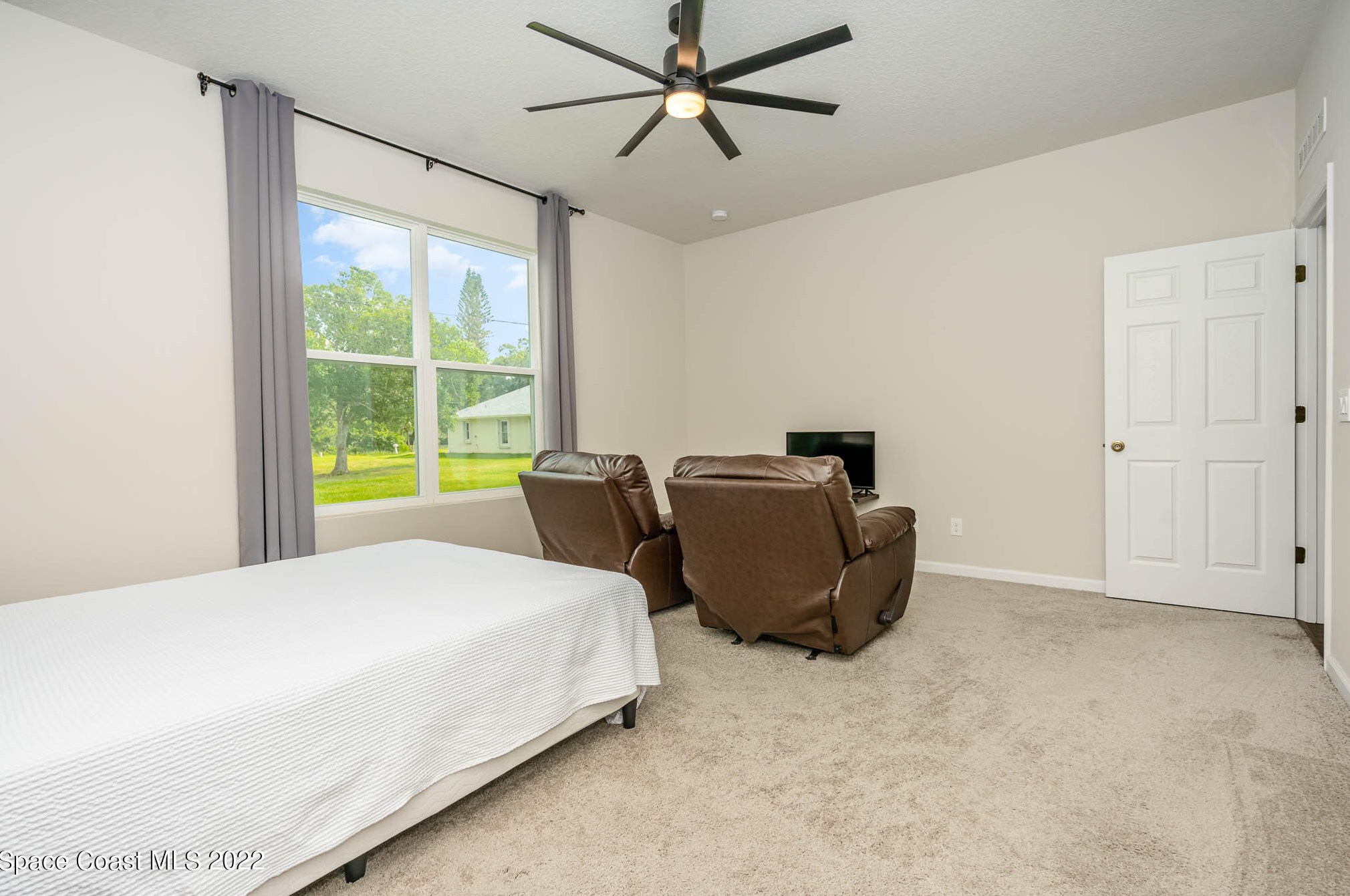 1071 Emerald Rd, Melbourne FL 32909-3886 exterior