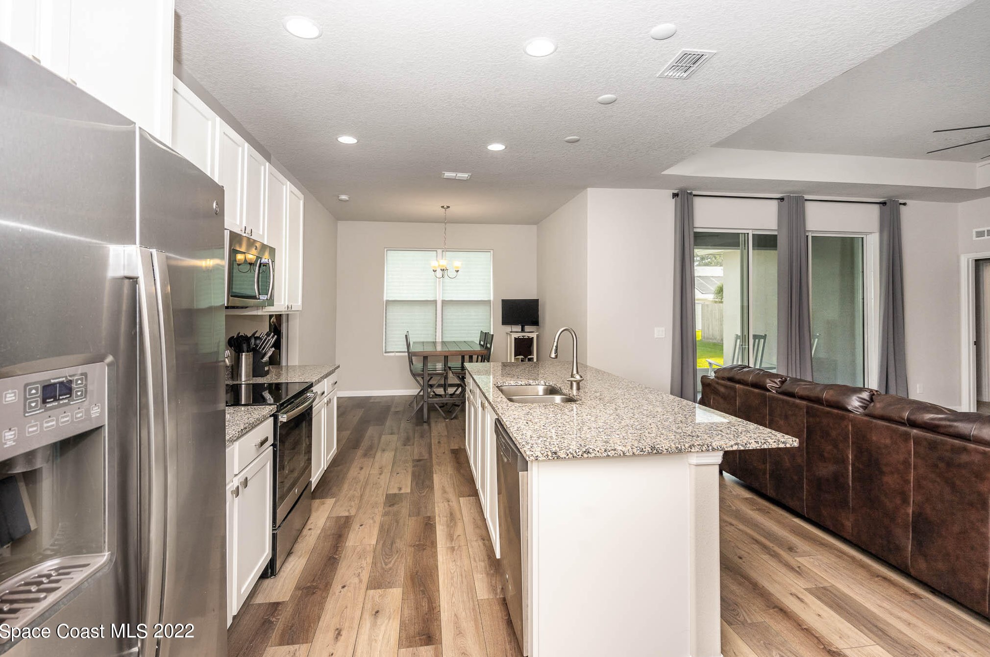 1071 Emerald Rd, Melbourne FL 32909-3886 exterior