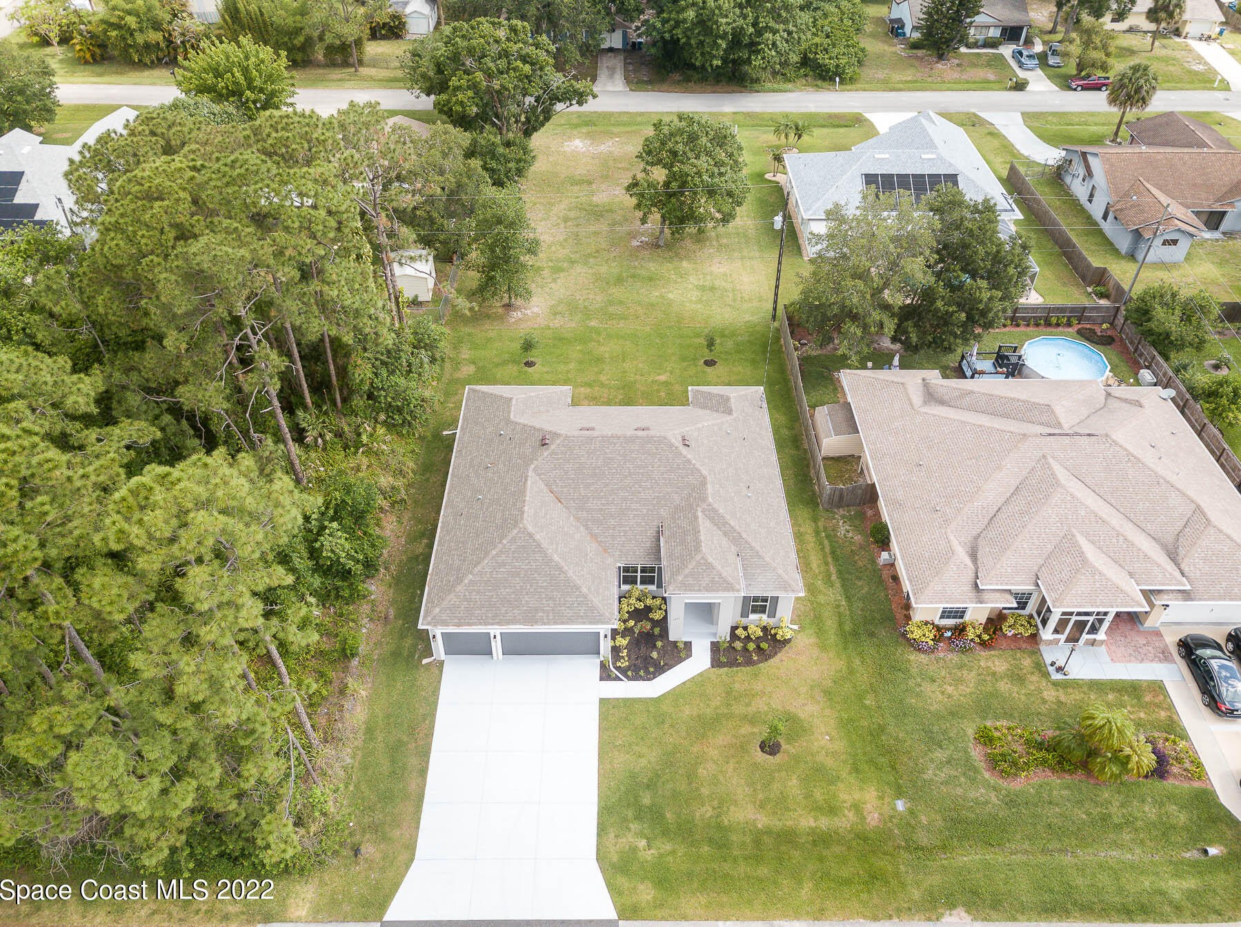 1071 Emerald Rd, Melbourne FL 32909-3886 exterior