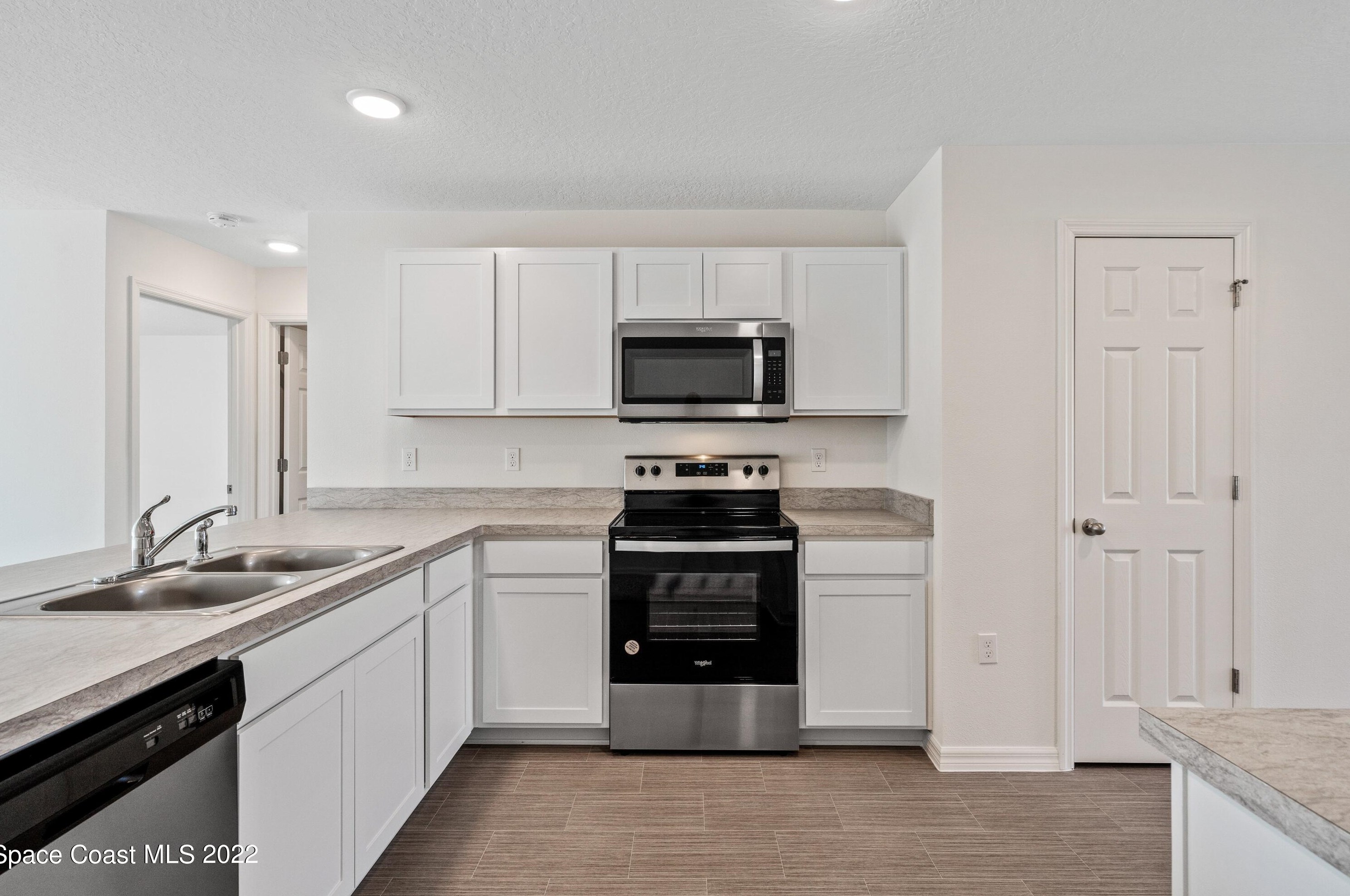 835 Natroma Ave, Melbourne FL 32908-6208 exterior