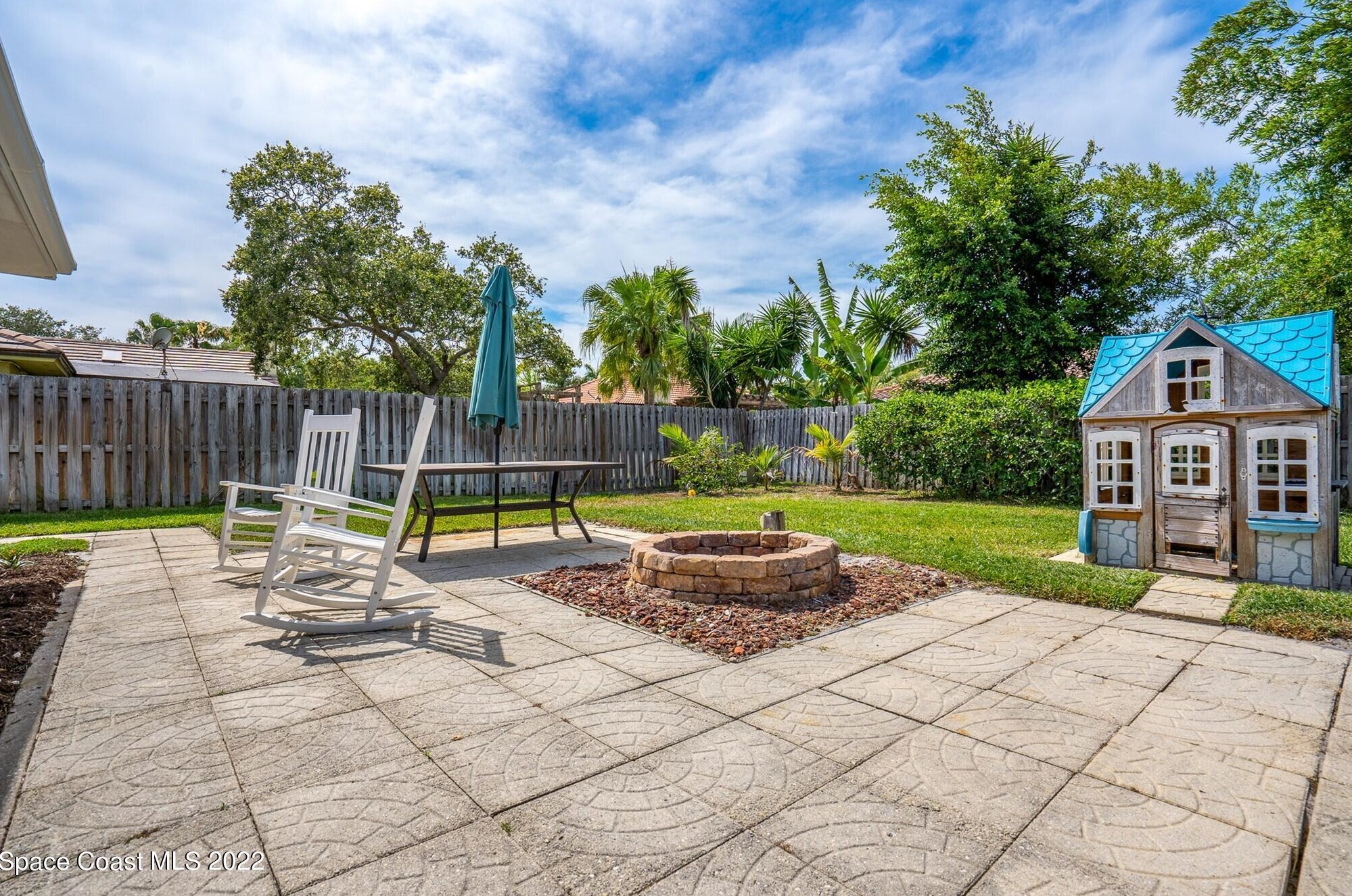 520 Rio Casa Dr, Melbourne FL 32903-3703 exterior