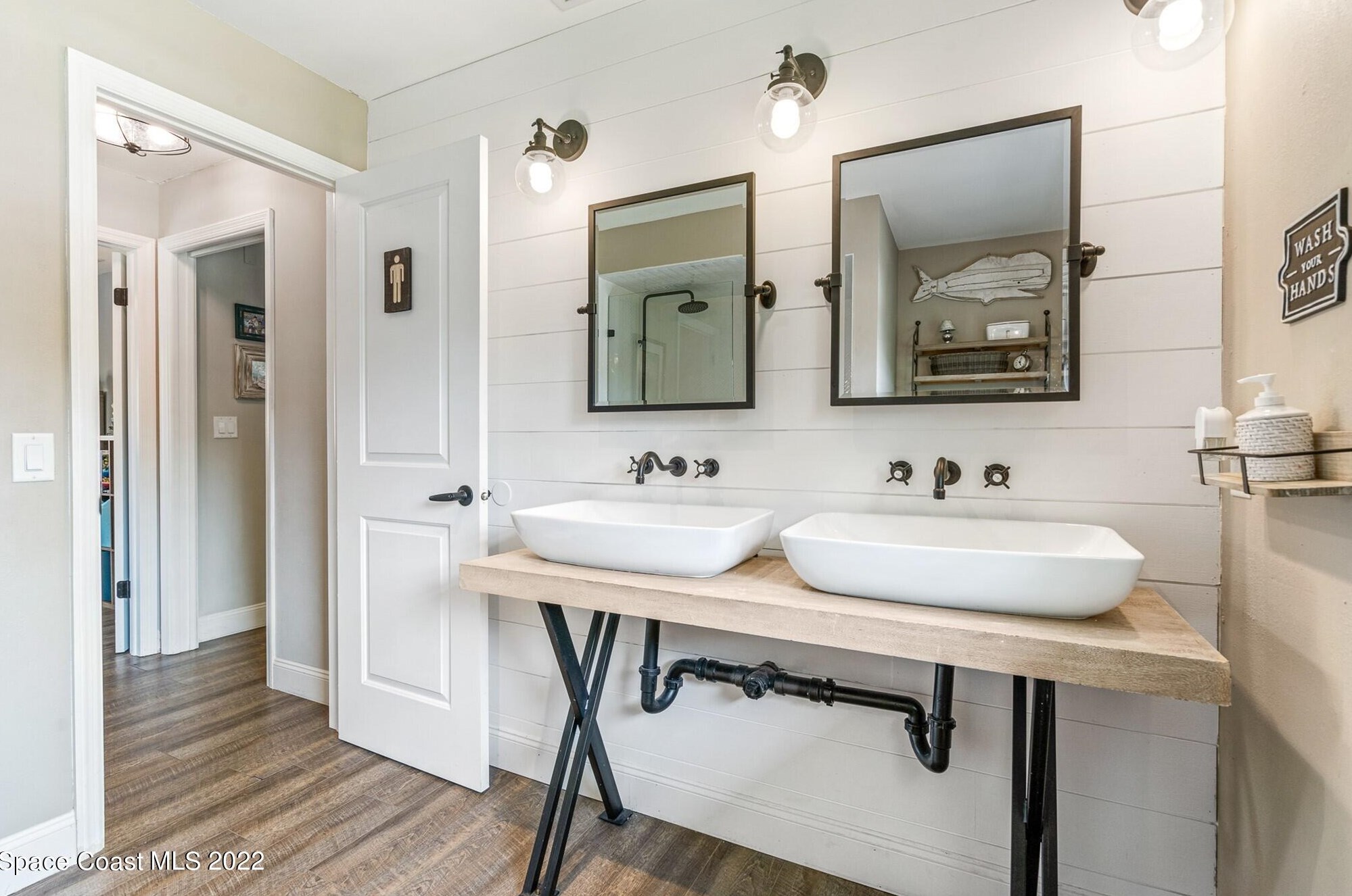 520 Rio Casa Dr, Melbourne FL 32903-3703 exterior