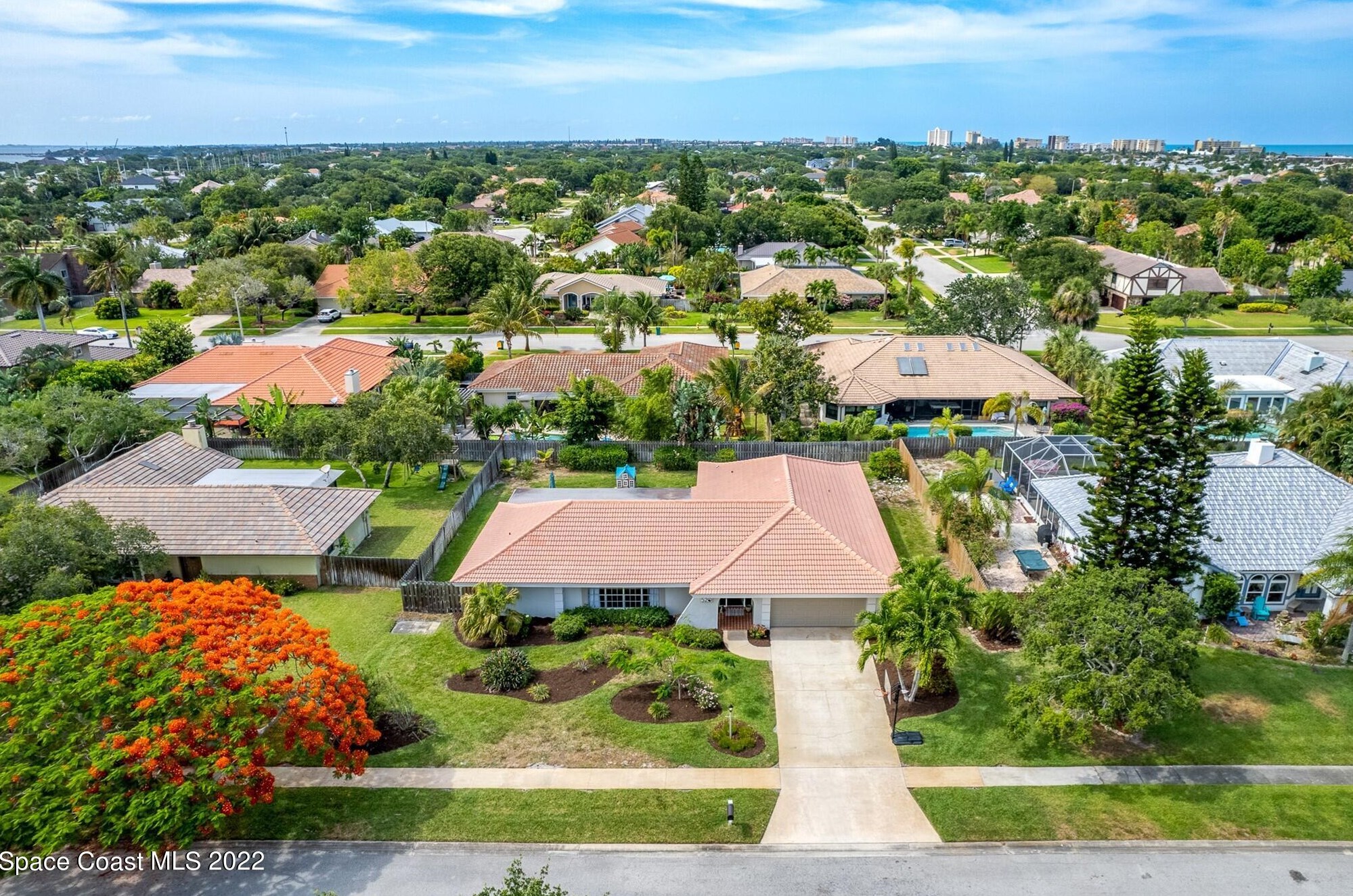 520 Rio Casa Dr, Melbourne FL 32903-3703 exterior