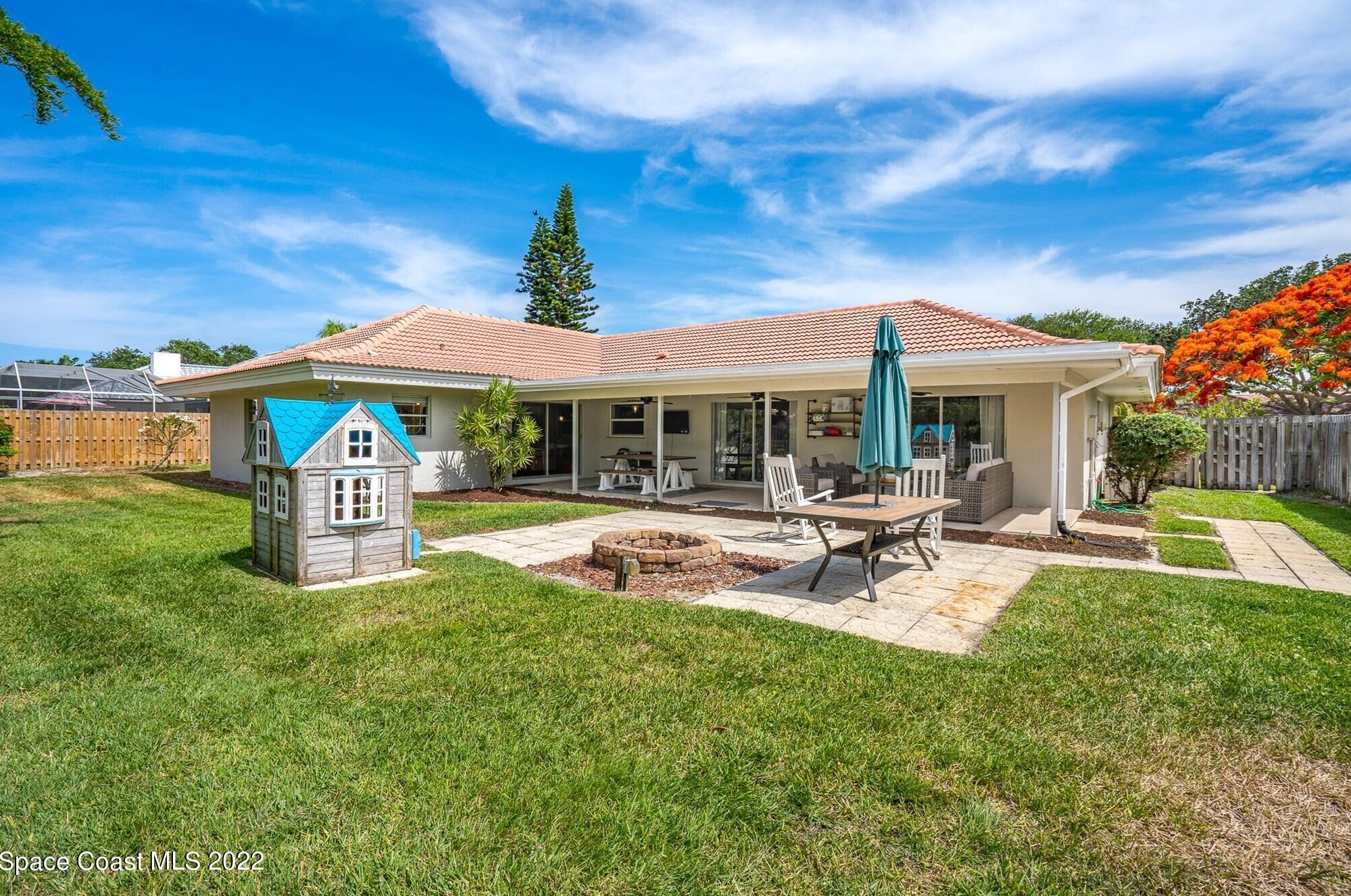 520 Rio Casa Dr, Melbourne FL 32903-3703 exterior