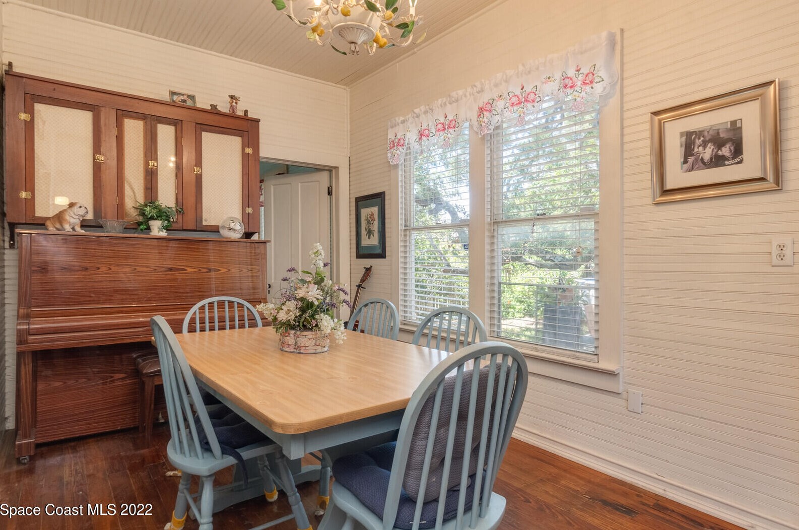 1698 Guava Ave, Melbourne FL 32935-7635 exterior