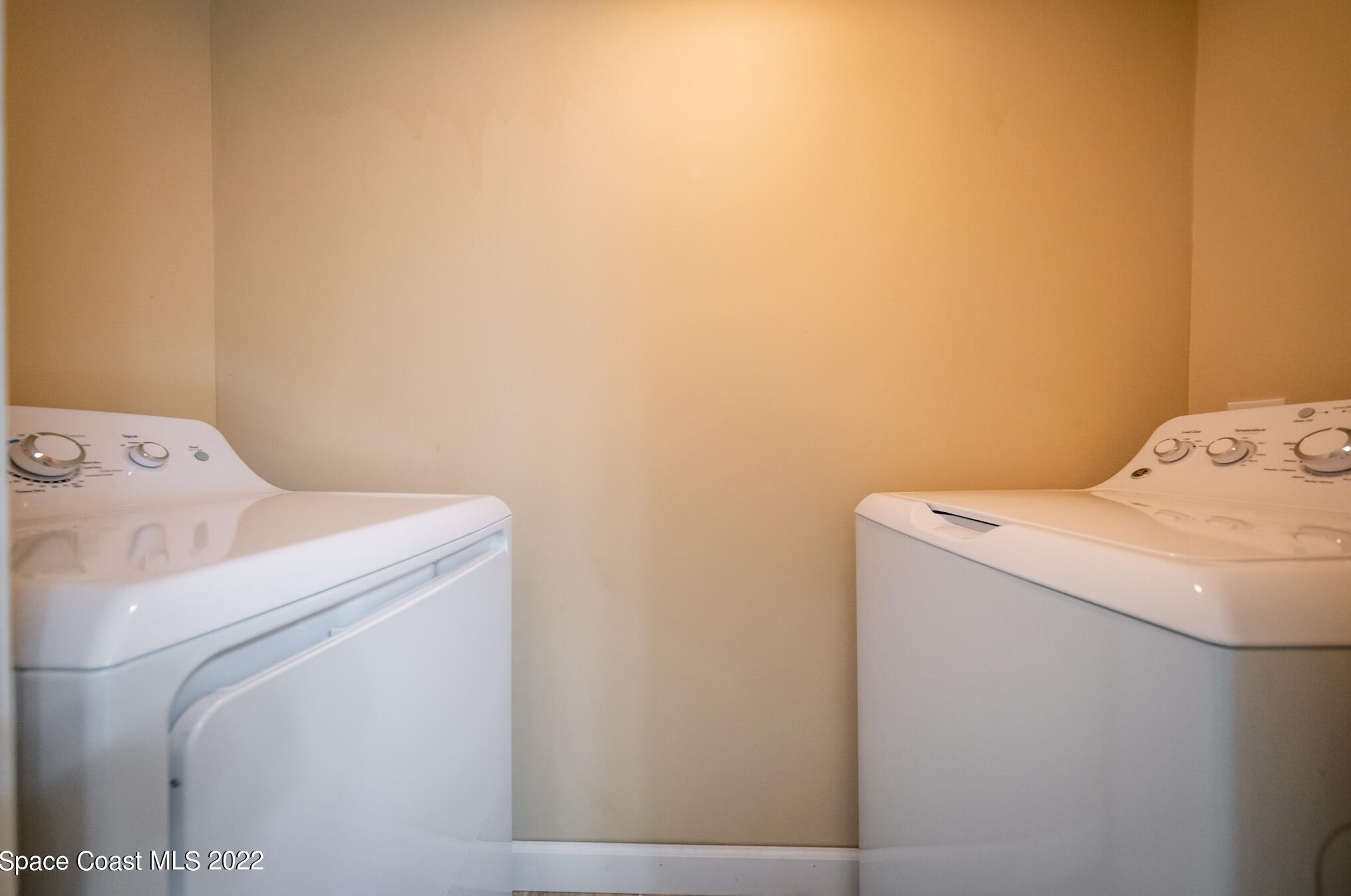 2016 Vis Oaks Cir, Melbourne FL 32905-3121 exterior