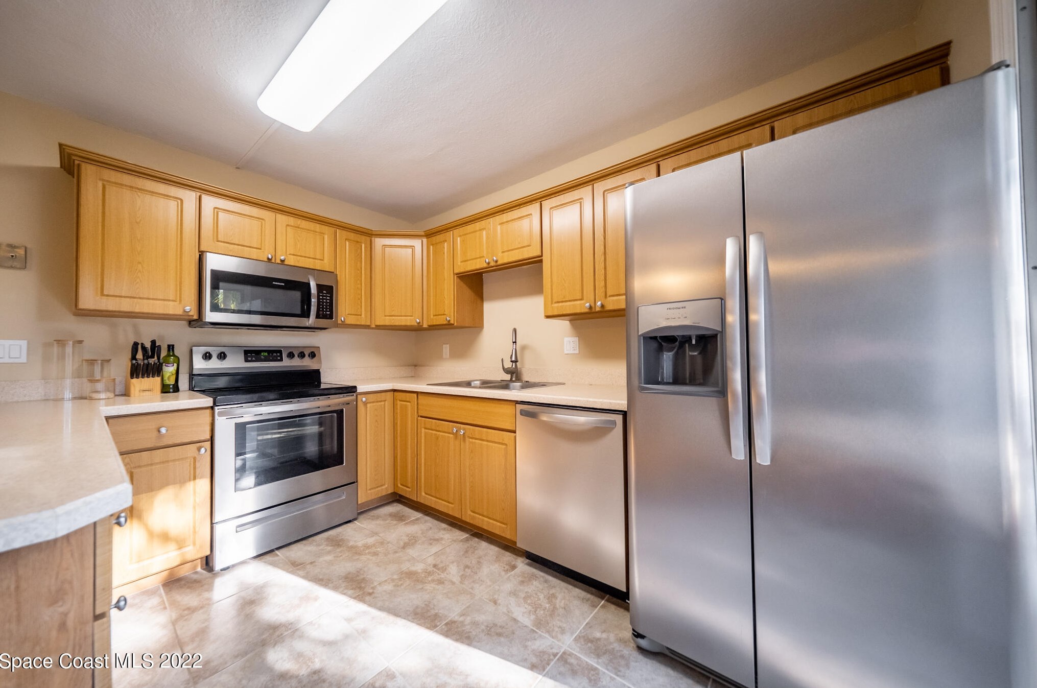 2016 Vis Oaks Cir, Melbourne FL 32905-3121 exterior