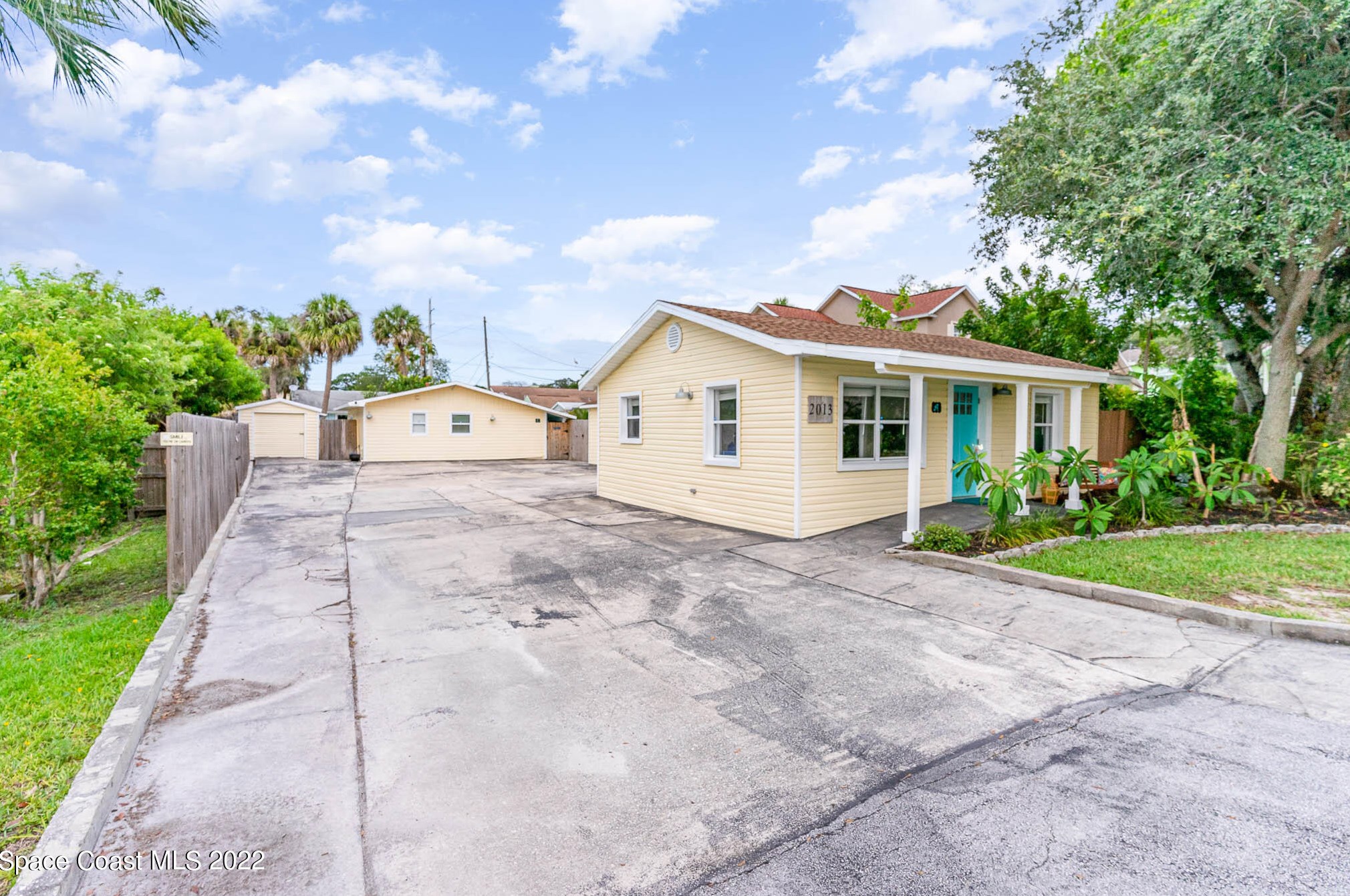 2013 Guava Ave, Melbourne FL 32935-6611 exterior