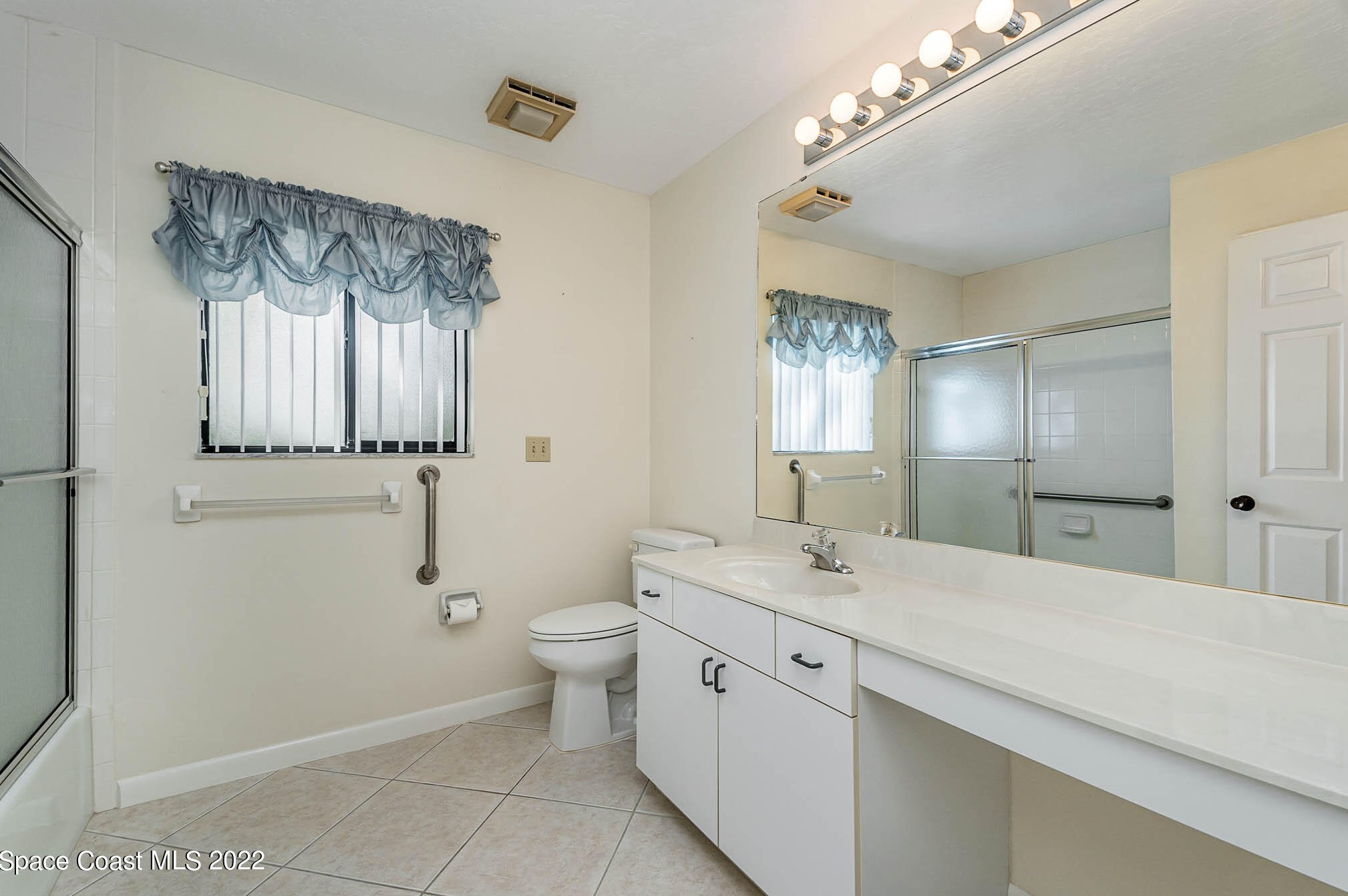 1701 Freedom Dr, Melbourne FL 32940-6714 exterior