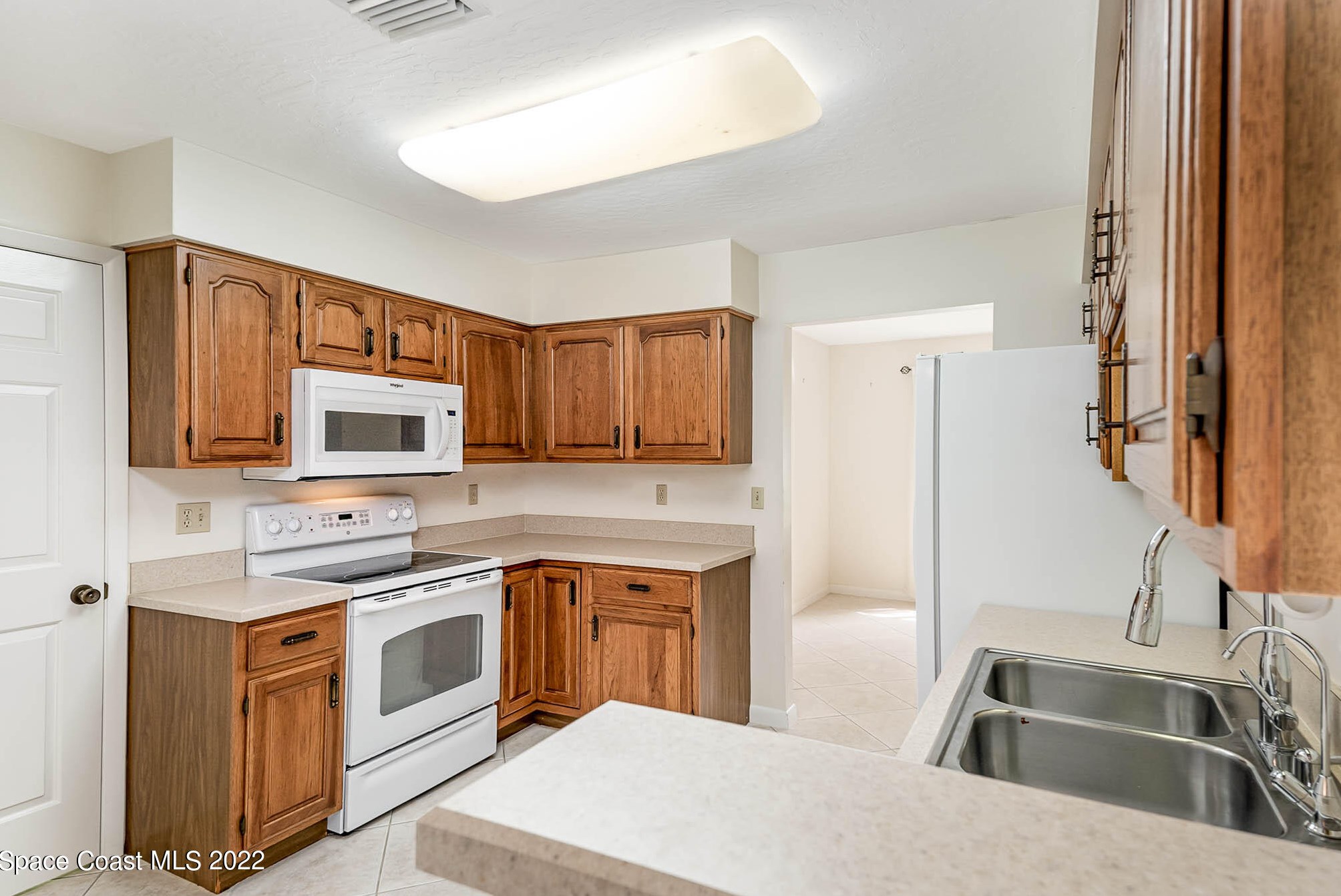 1701 Freedom Dr, Melbourne FL 32940-6714 exterior