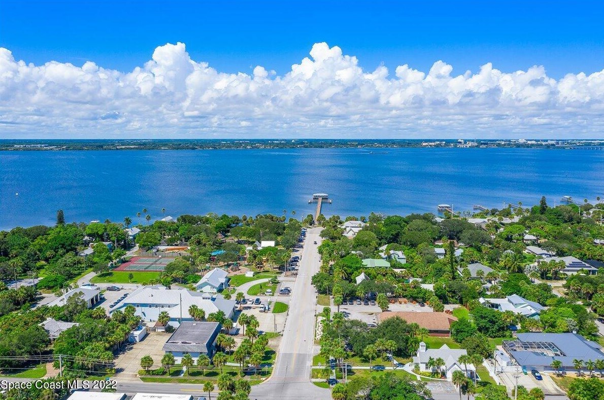 505 Banyan Way, Melbourne FL  32951-2101 exterior