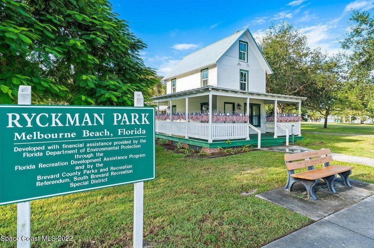 505 Banyan Way, Melbourne FL  32951-2101 exterior