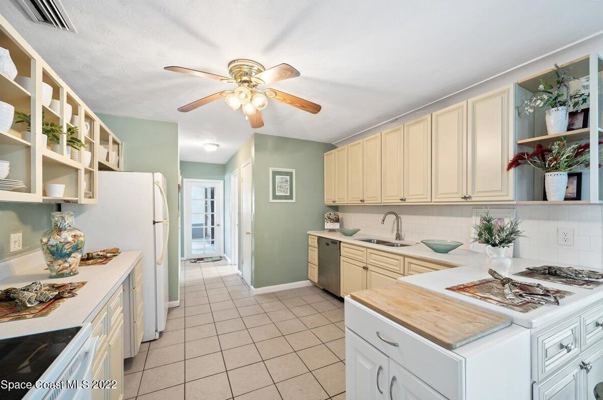 505 Banyan Way, Melbourne FL  32951-2101 exterior