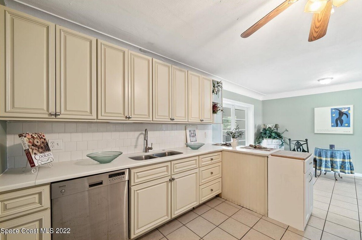 505 Banyan Way, Melbourne FL  32951-2101 exterior