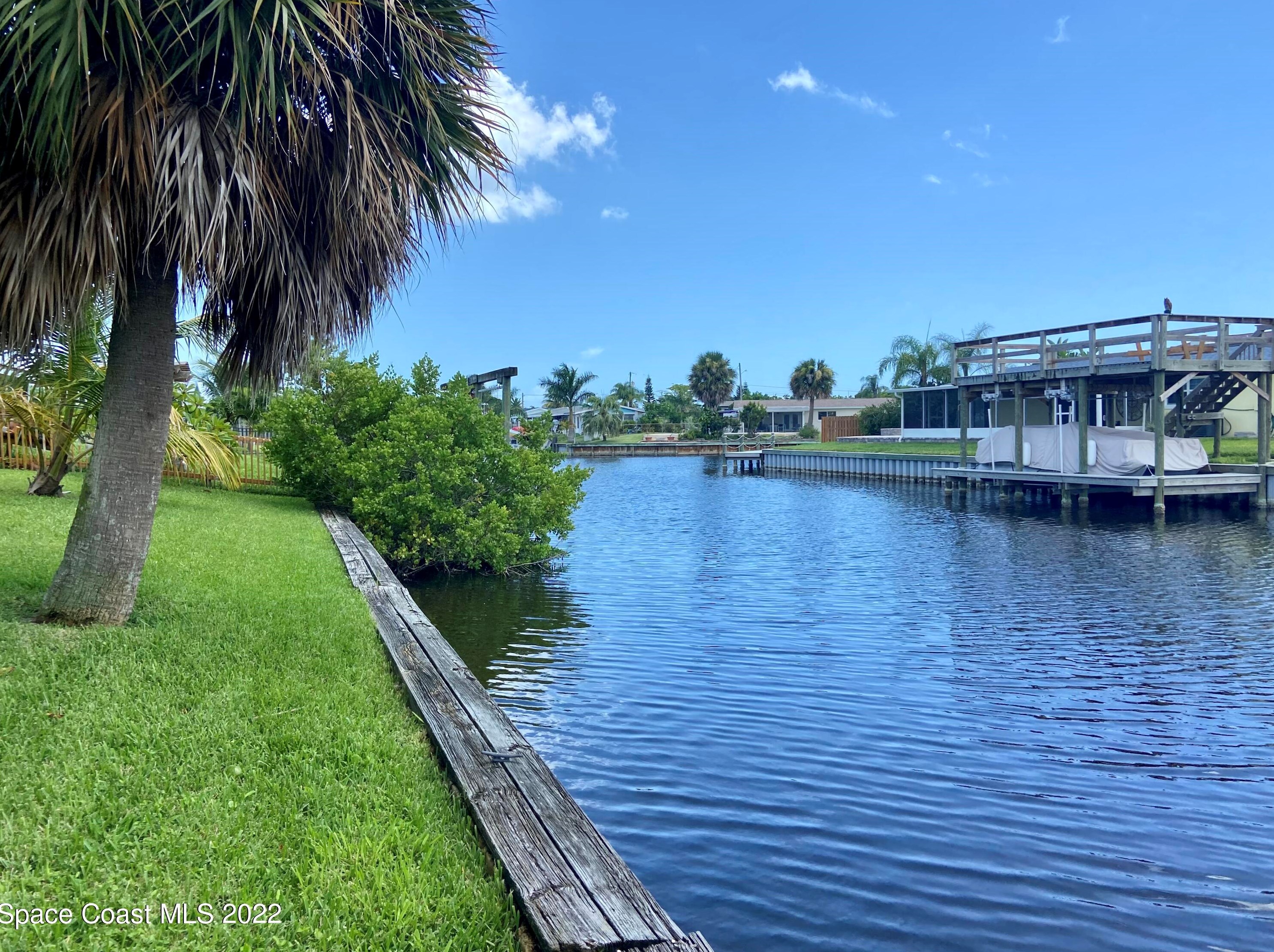 1505 Central Ave, Merritt Island FL 32952-5677 exterior