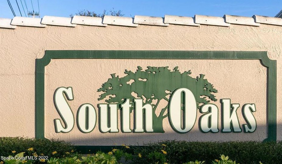 1090 Fork Cir, Melbourne FL  32901-8437 exterior