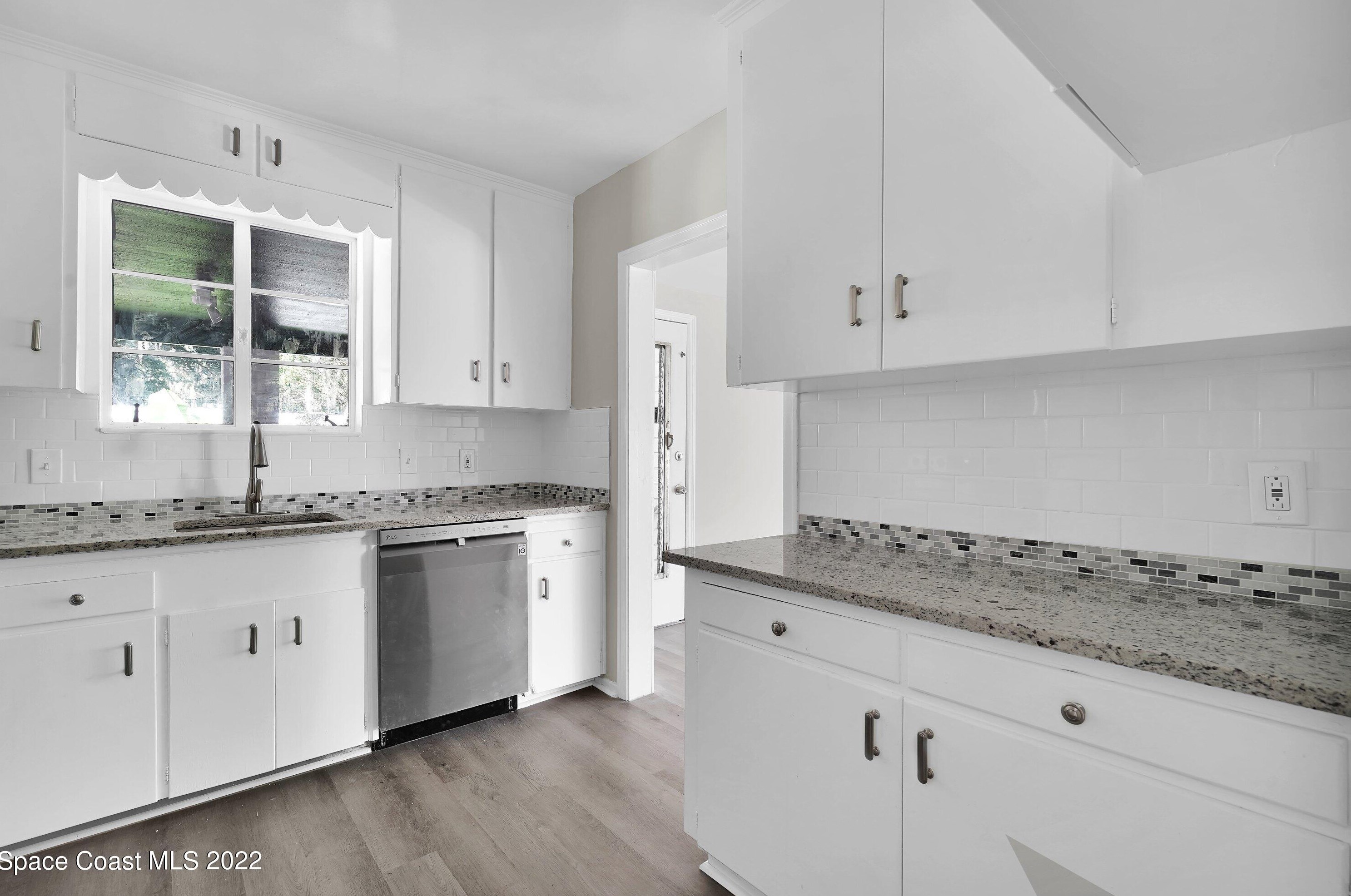 6537 Pottsburg Dr, Jacksonville FL  32211-7255 exterior