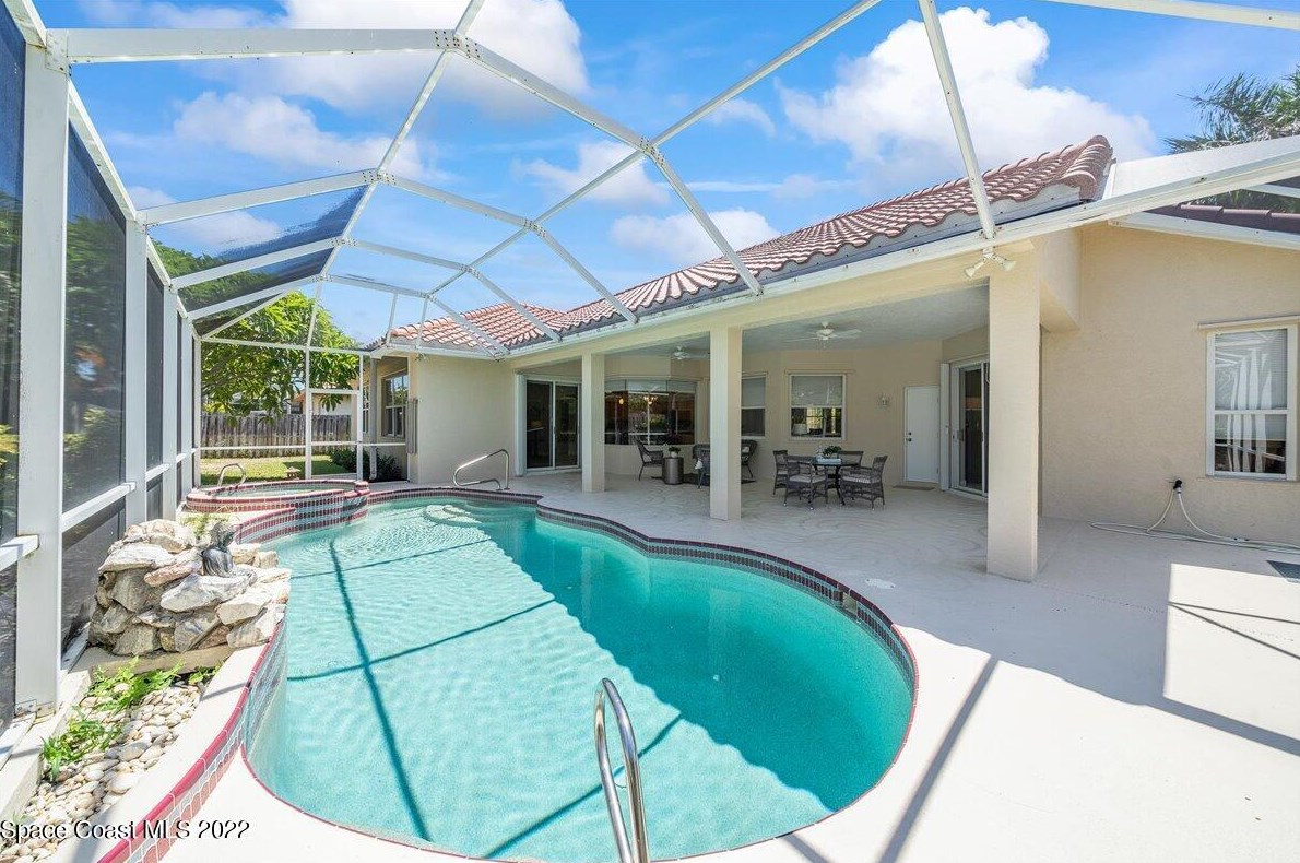 535 Newport Dr, Melbourne FL  32903-4026 exterior