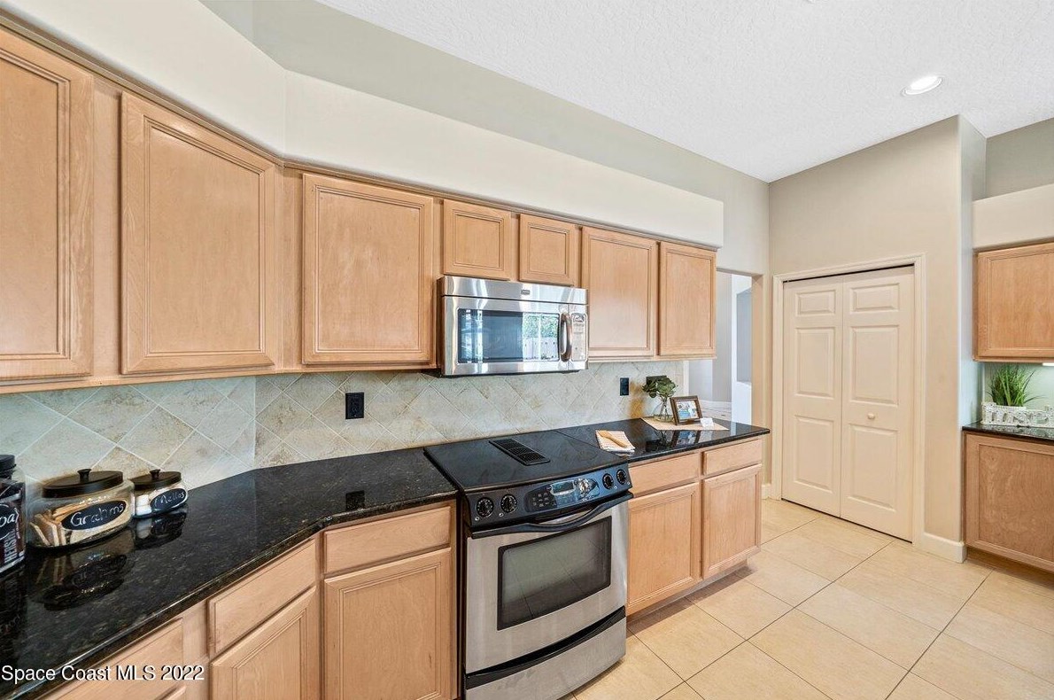 535 Newport Dr, Melbourne FL  32903-4026 exterior