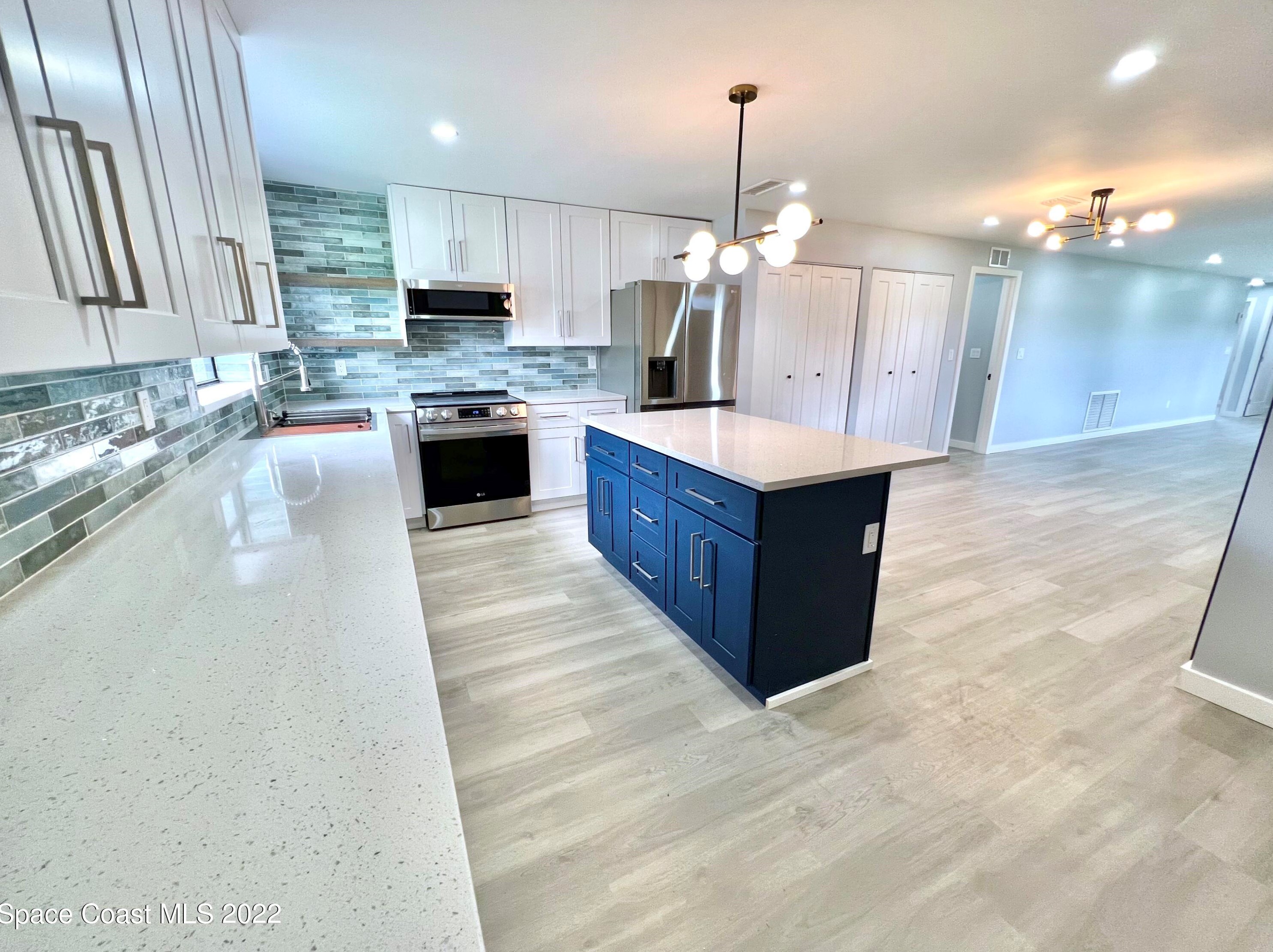 1355 Belford Ct, Merritt Island FL  32952-4704 exterior