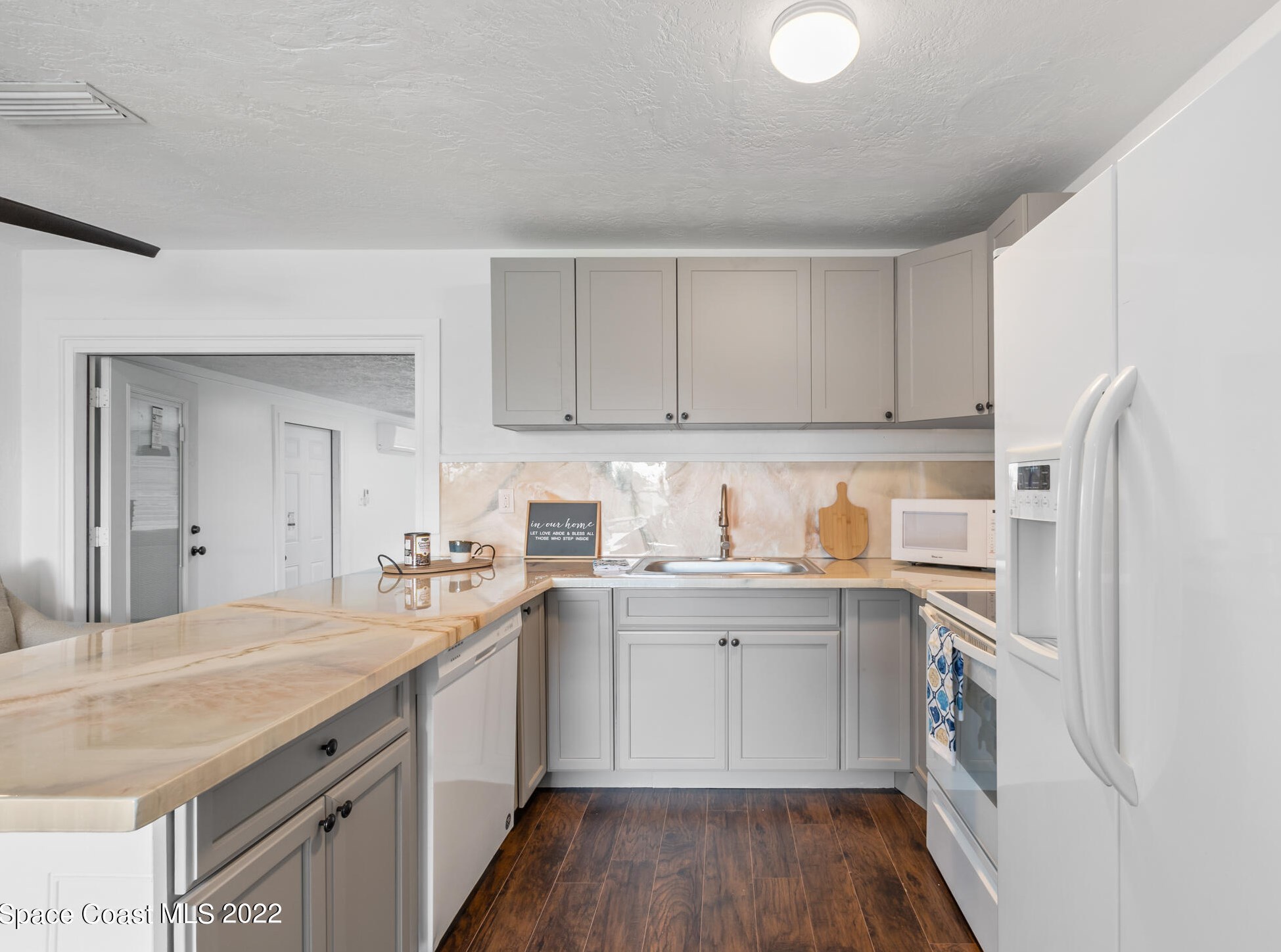 476 Orange Ave, Merritt Island FL  32952-3750 exterior
