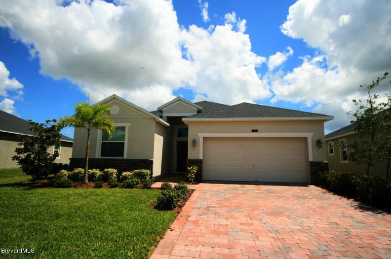 5864 Trieda Dr, Melbourne FL  32940-8065 exterior