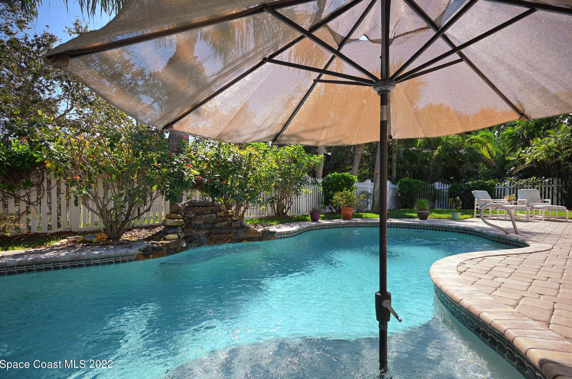 127 Island View Dr, Melbourne FL  32937-4379 exterior