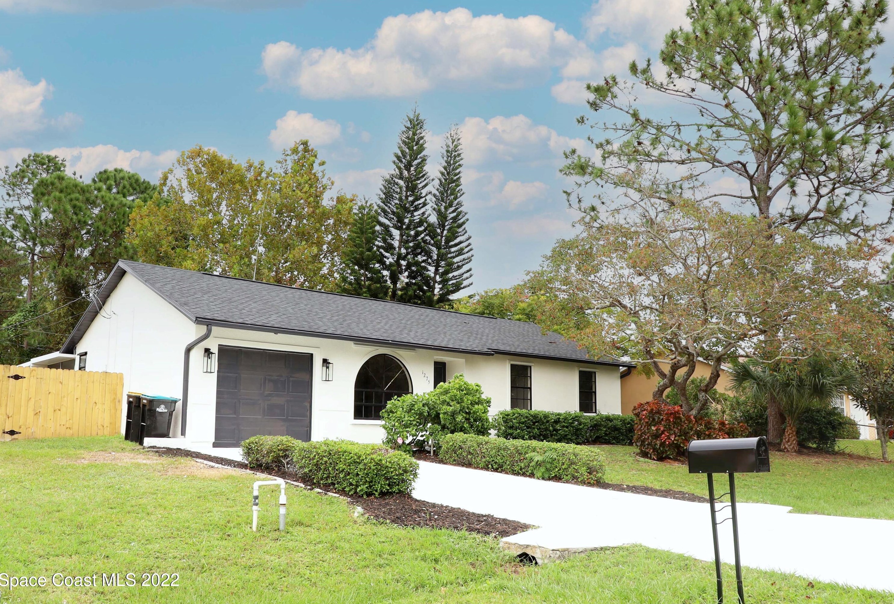 1275 Danforth St, Melbourne FL 32908-6872 exterior