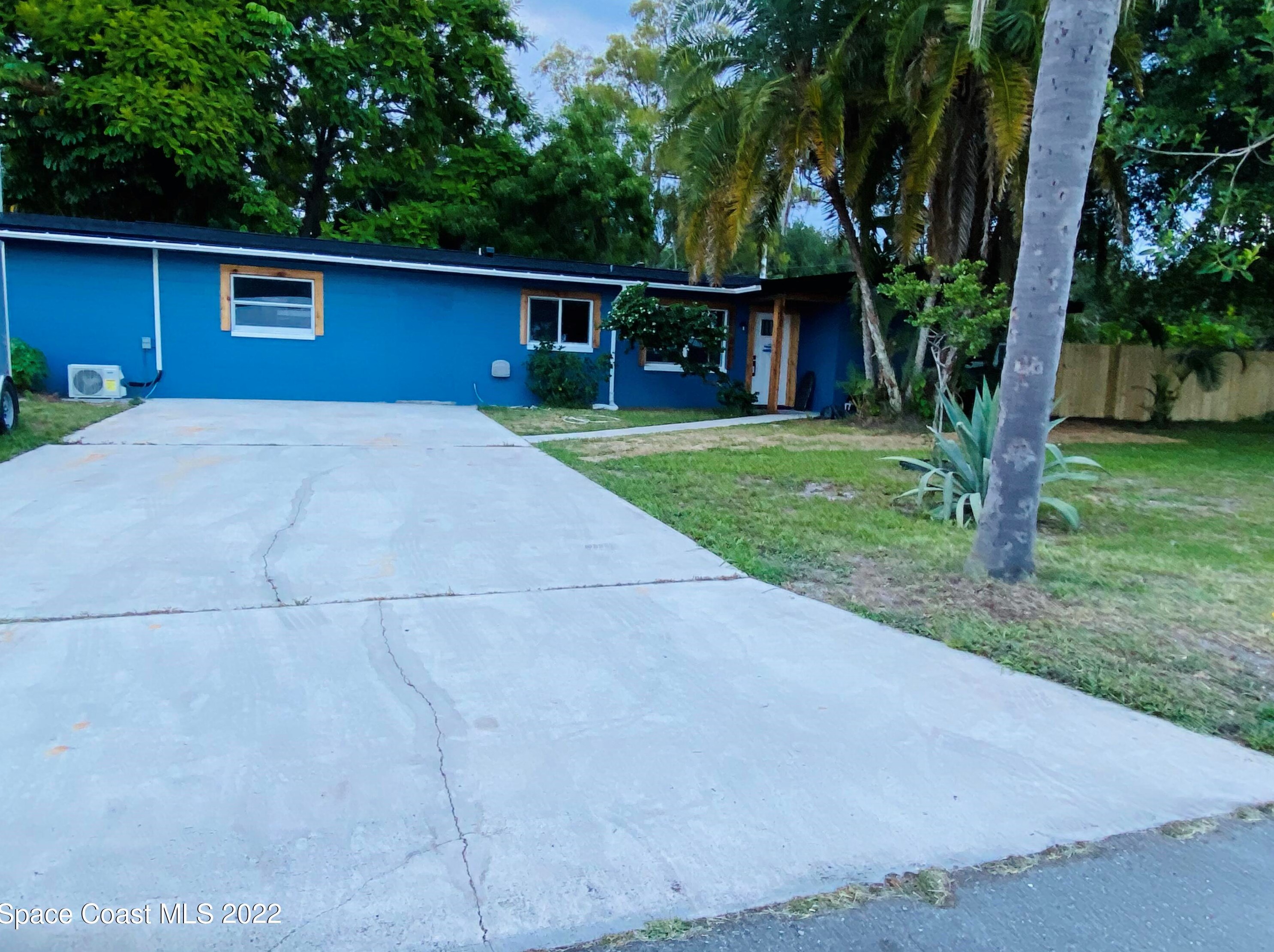 450 Riverdale Dr, Merritt Island FL  32953-6007 exterior