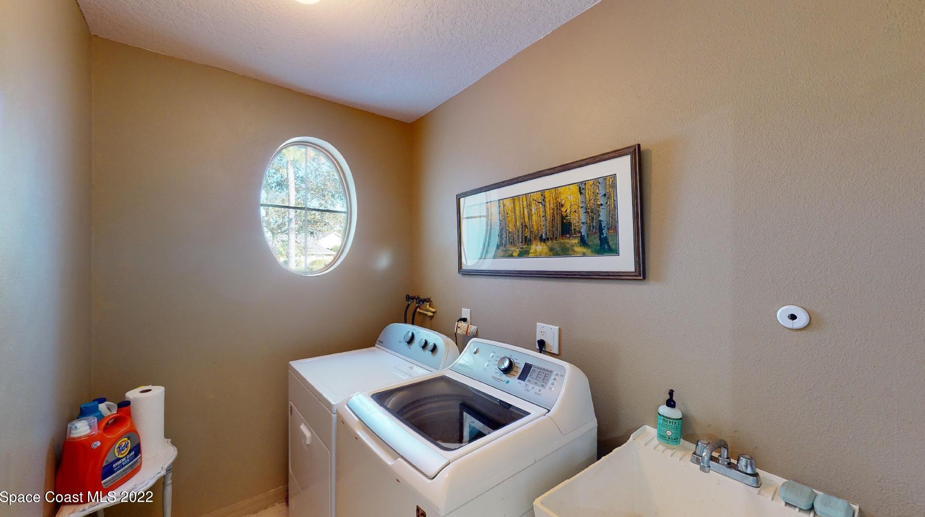 1820 Winding Ridge Cir, Melbourne FL  32909-2314 exterior