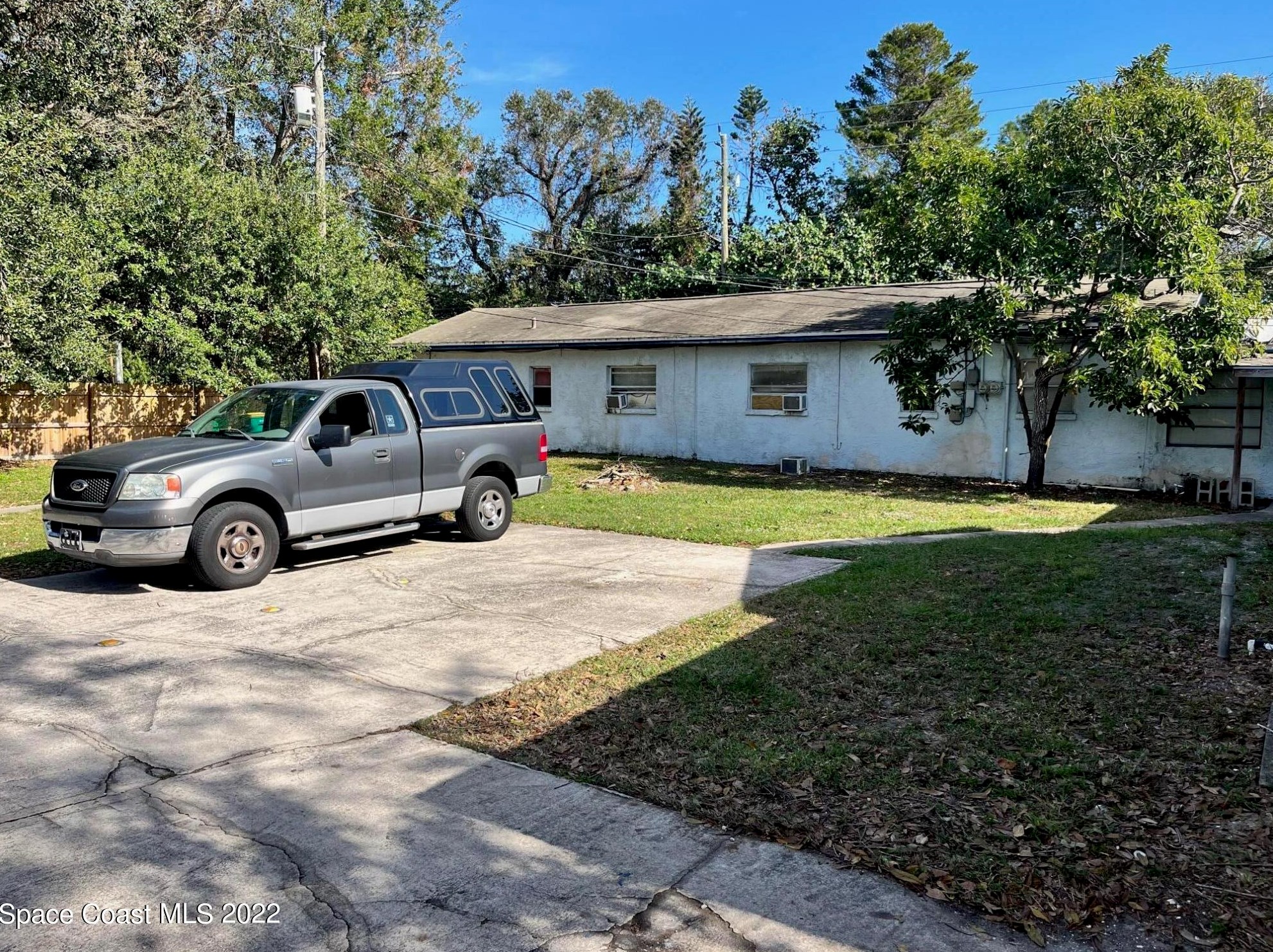 450 Robinhood Dr, Merritt Island FL  32953-6046 exterior