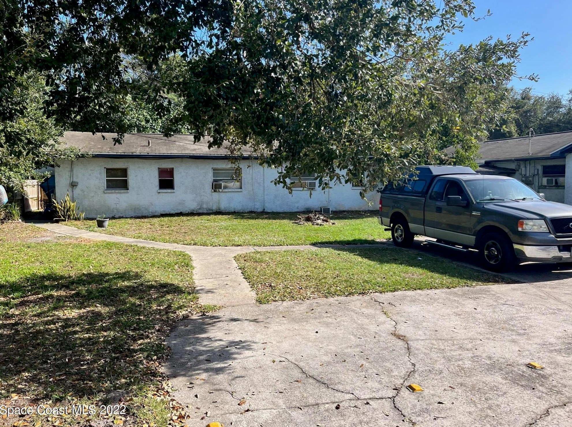 450 Robinhood Dr, Merritt Island FL  32953-6046 exterior