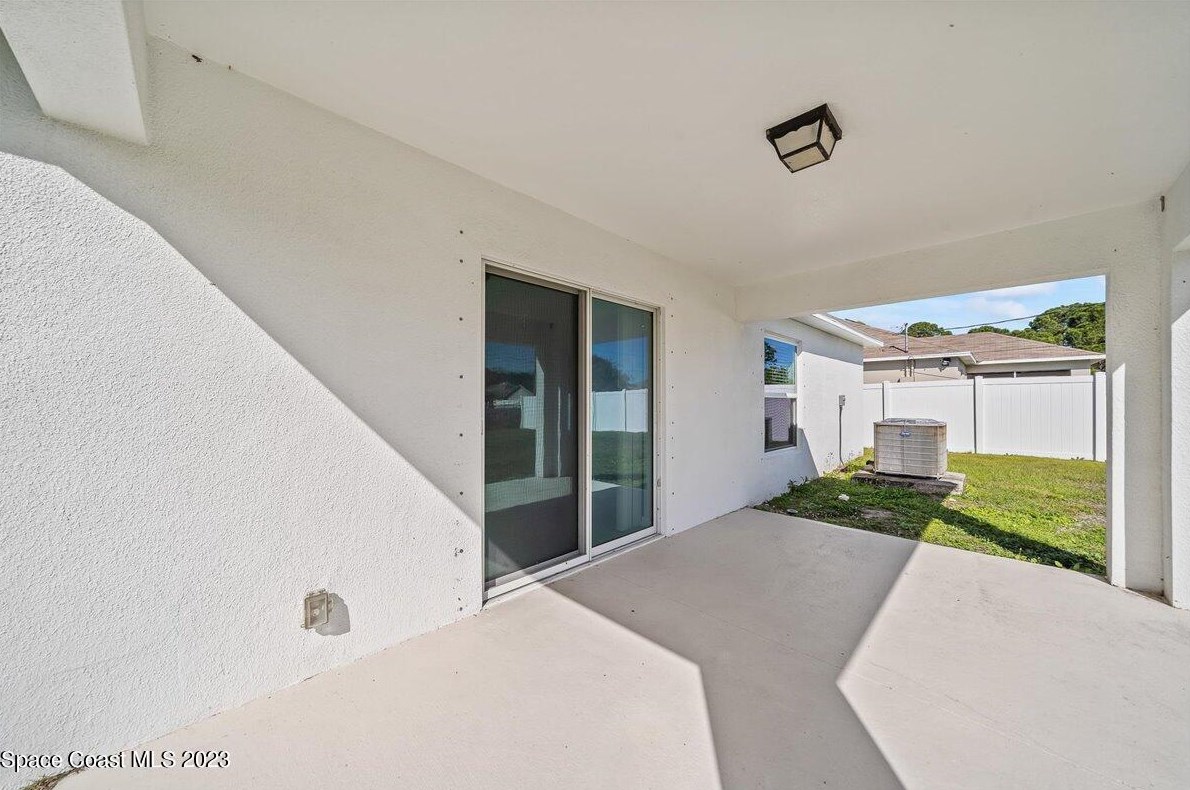 499 Ellington Ave, Melbourne FL  32909-4126 exterior