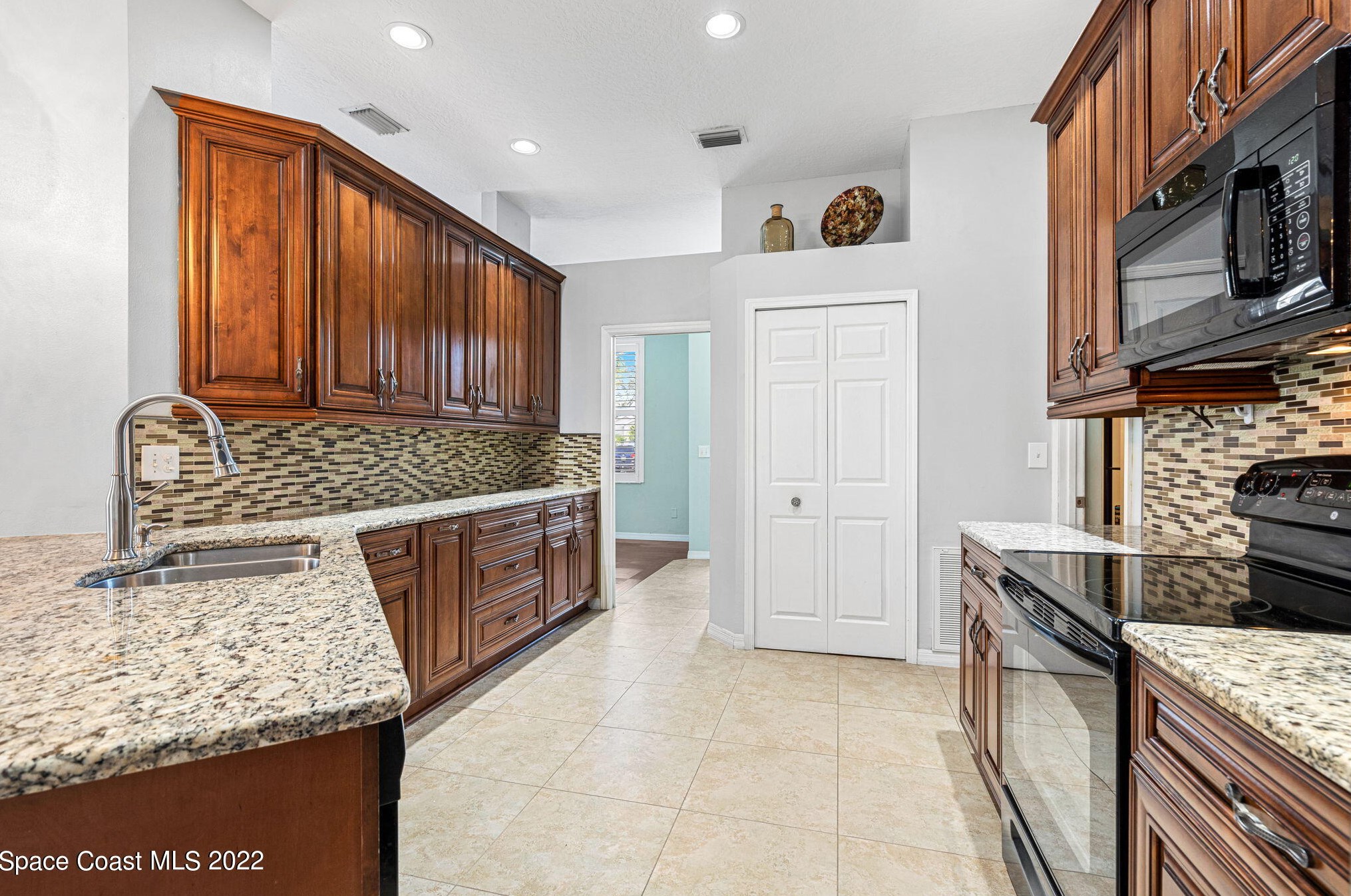 7031 Hammock Trace Dr, Melbourne FL  32940-7973 exterior