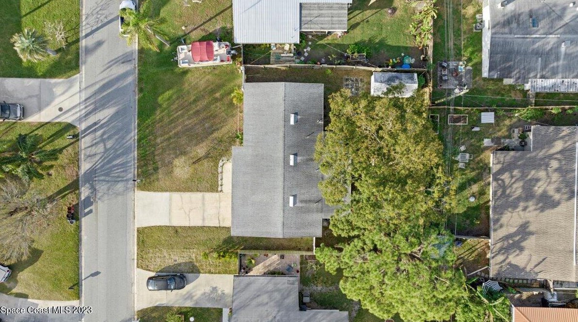 320 Nelson Dr, Merritt Island FL  32953-4733 exterior